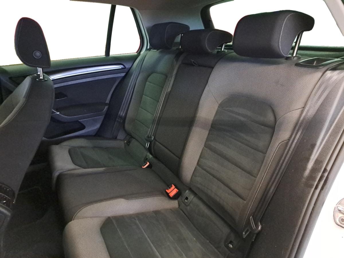 Volkswagen Golf mit Audio-/iPod-Zugang