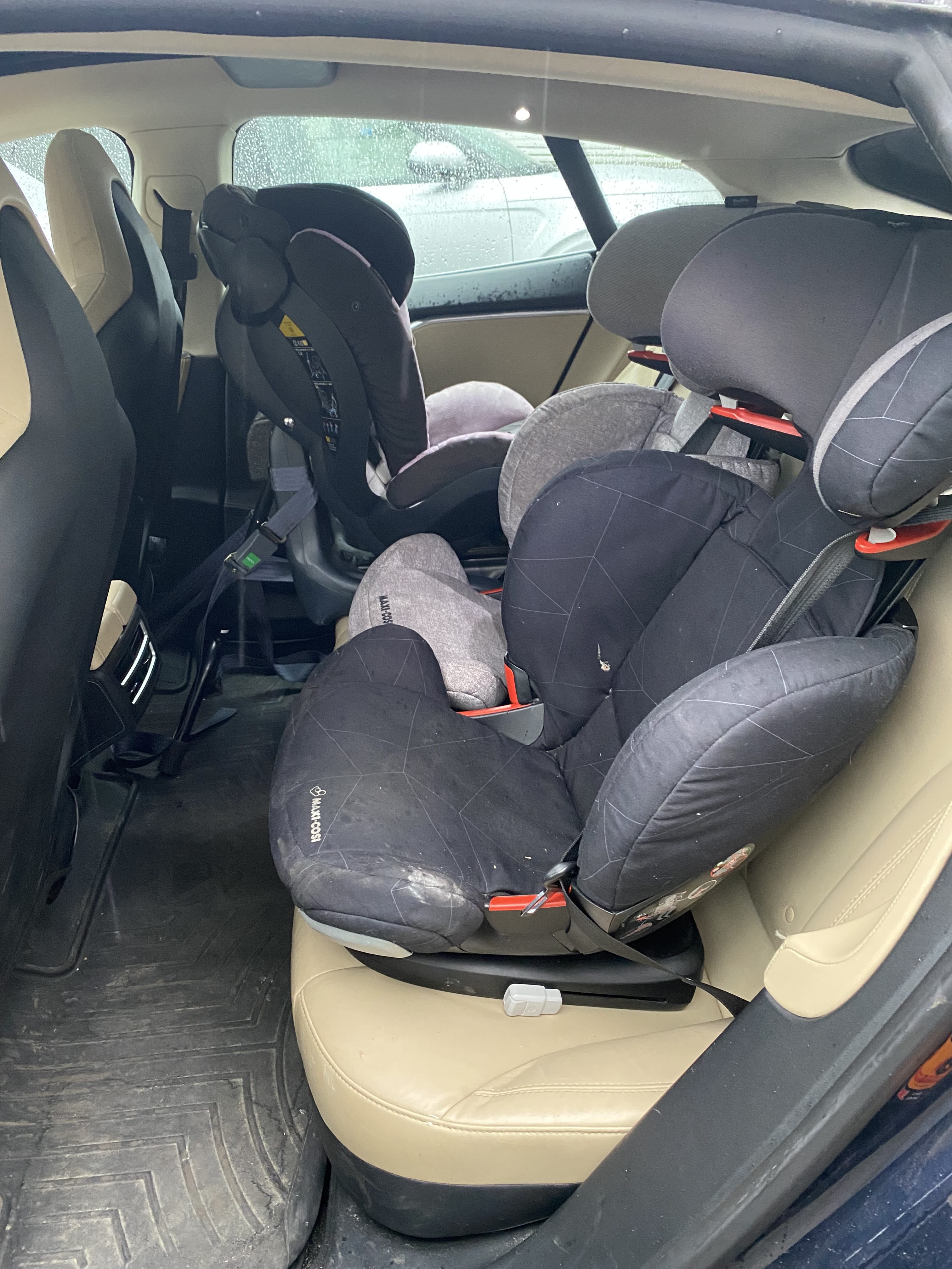 Tesla Model S med Babysete