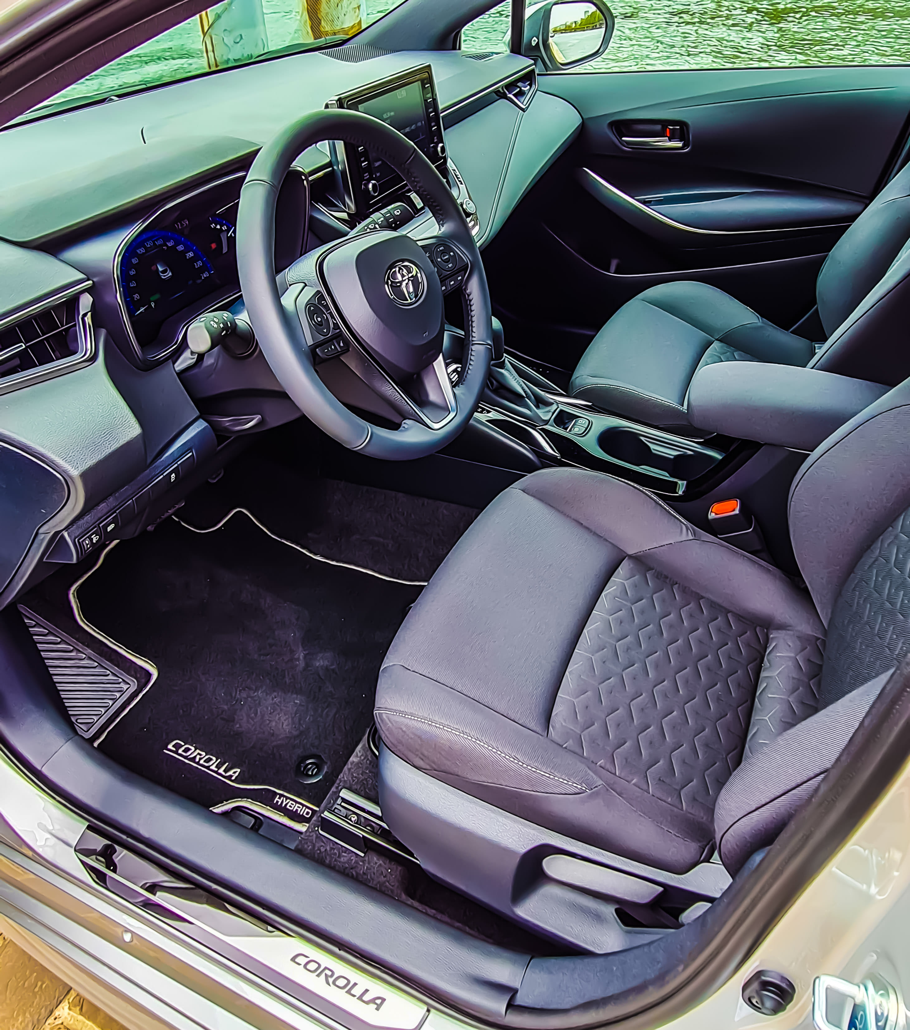 Toyota Corolla HYBRIDE Boîte Auto (FY917)(Clim, Connectivité Smartphone, Camera de recul, ...) # avec Android Auto