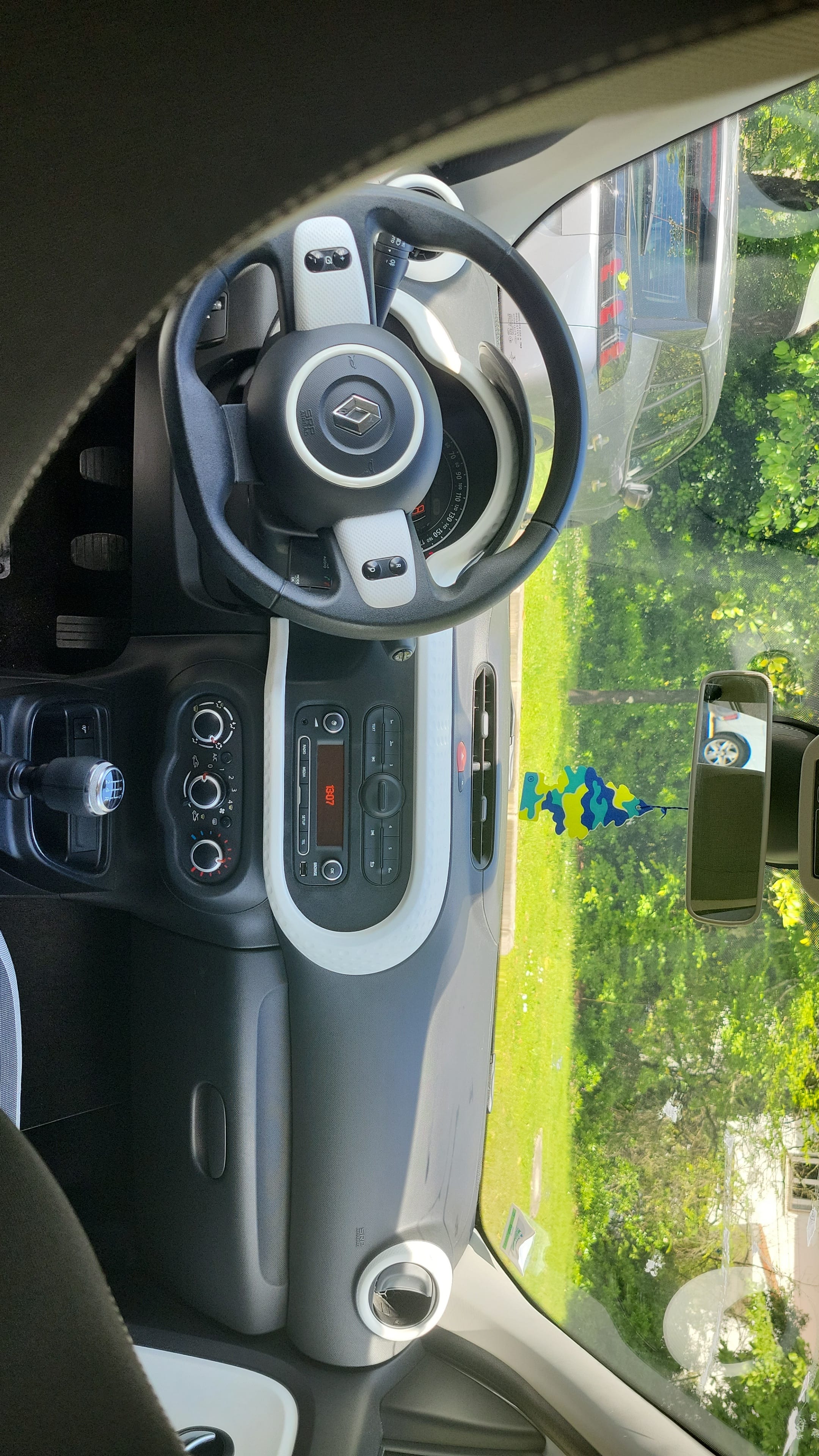 Renault Twingo avec Entrée audio / iPod