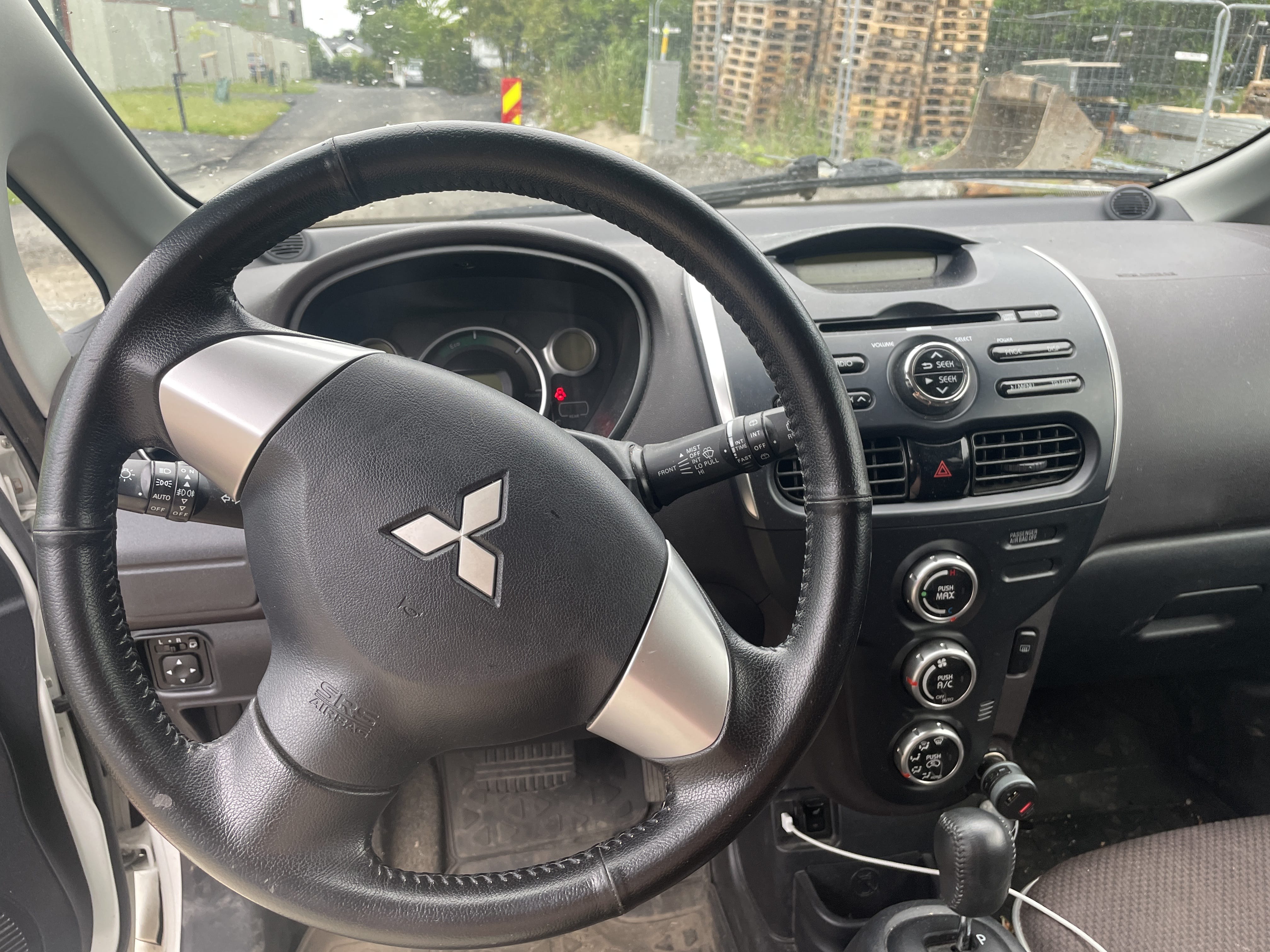 Mitsubishi i-Miev 40 - 50 km rekkevidde på vinterføre med Bluetooth audio