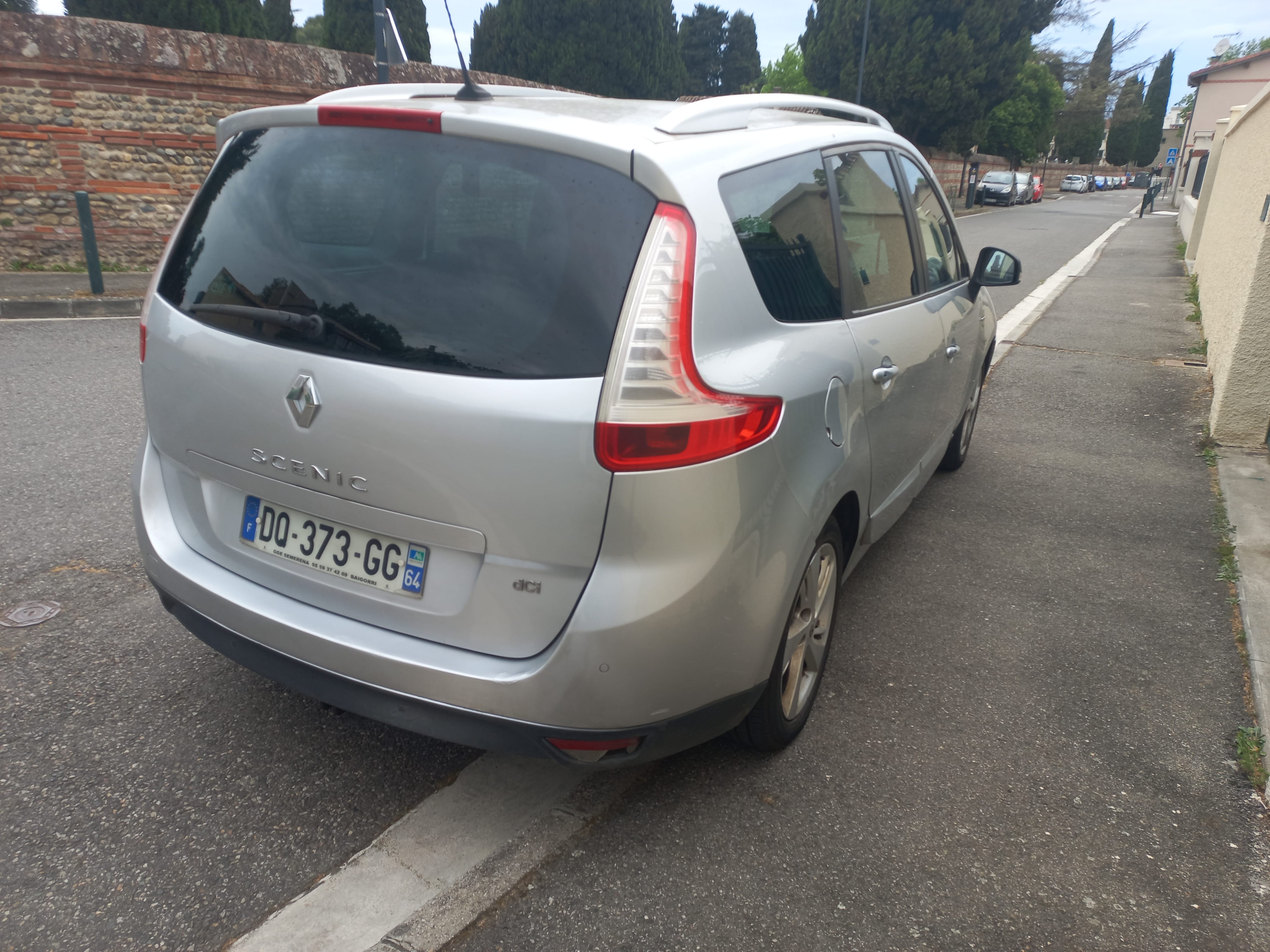 Renault Scenic 1.5 DCI  110CV limited avec GPS