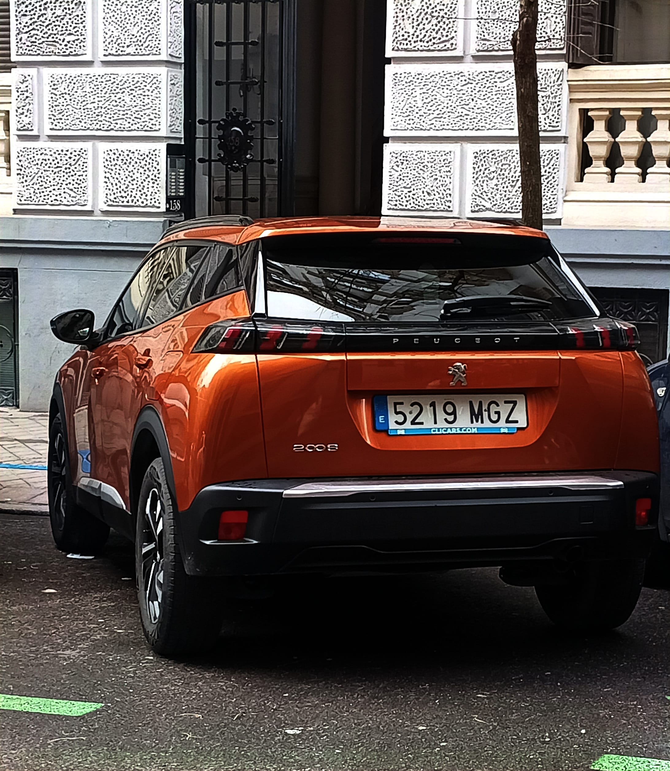 Peugeot 2008 1.2 allure con GPS