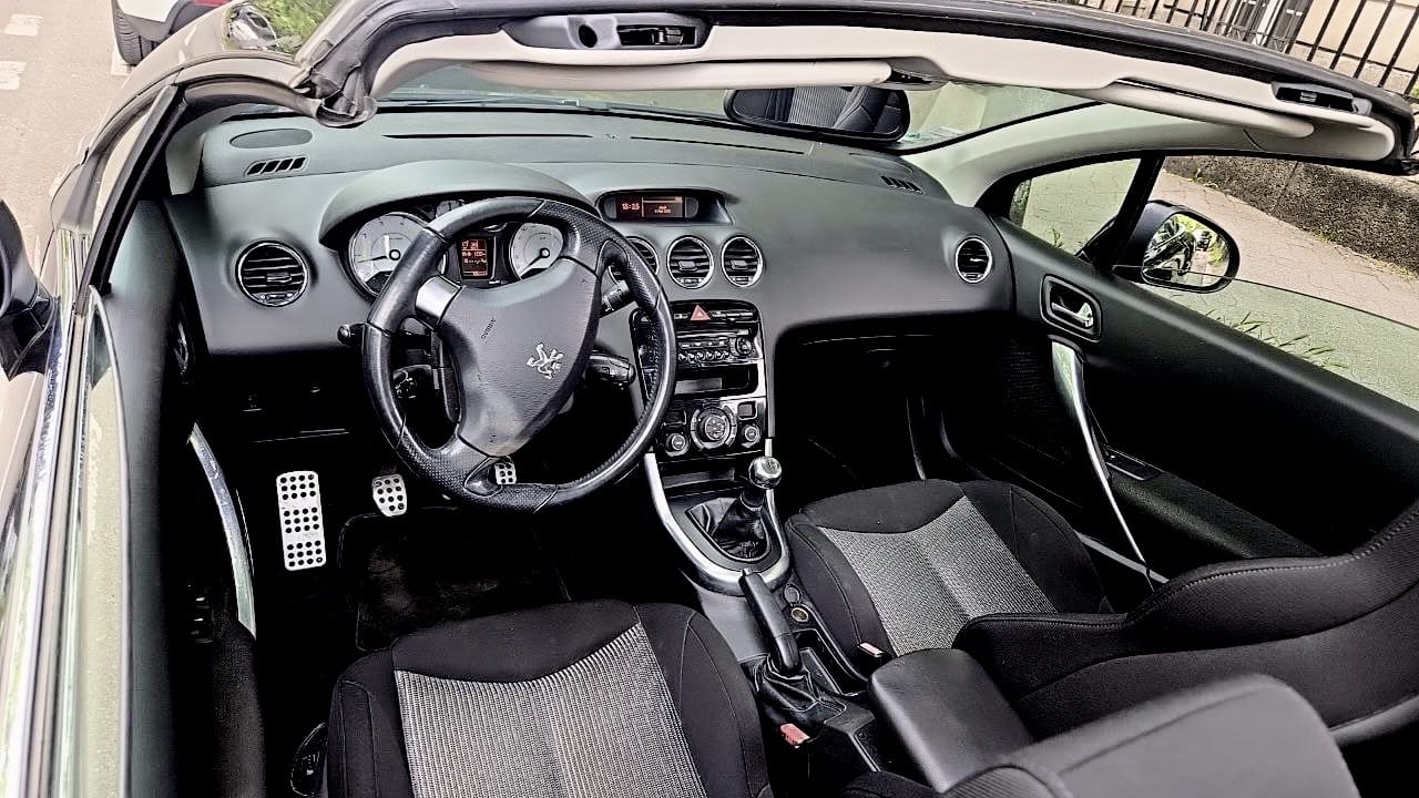 Peugeot 308 CC avec Entrée audio / iPod