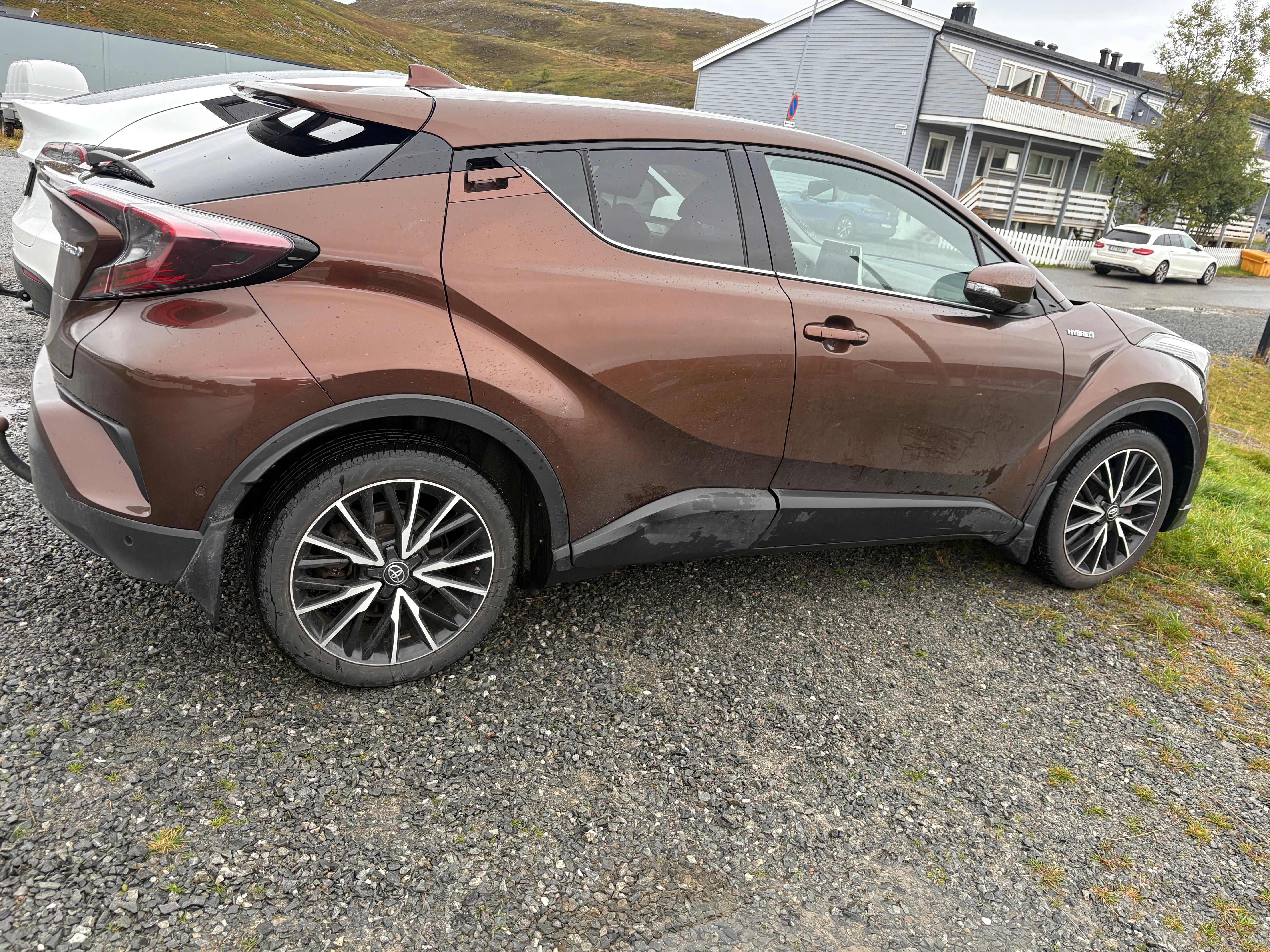 Toyota C-HR Hybrid med Aircondition