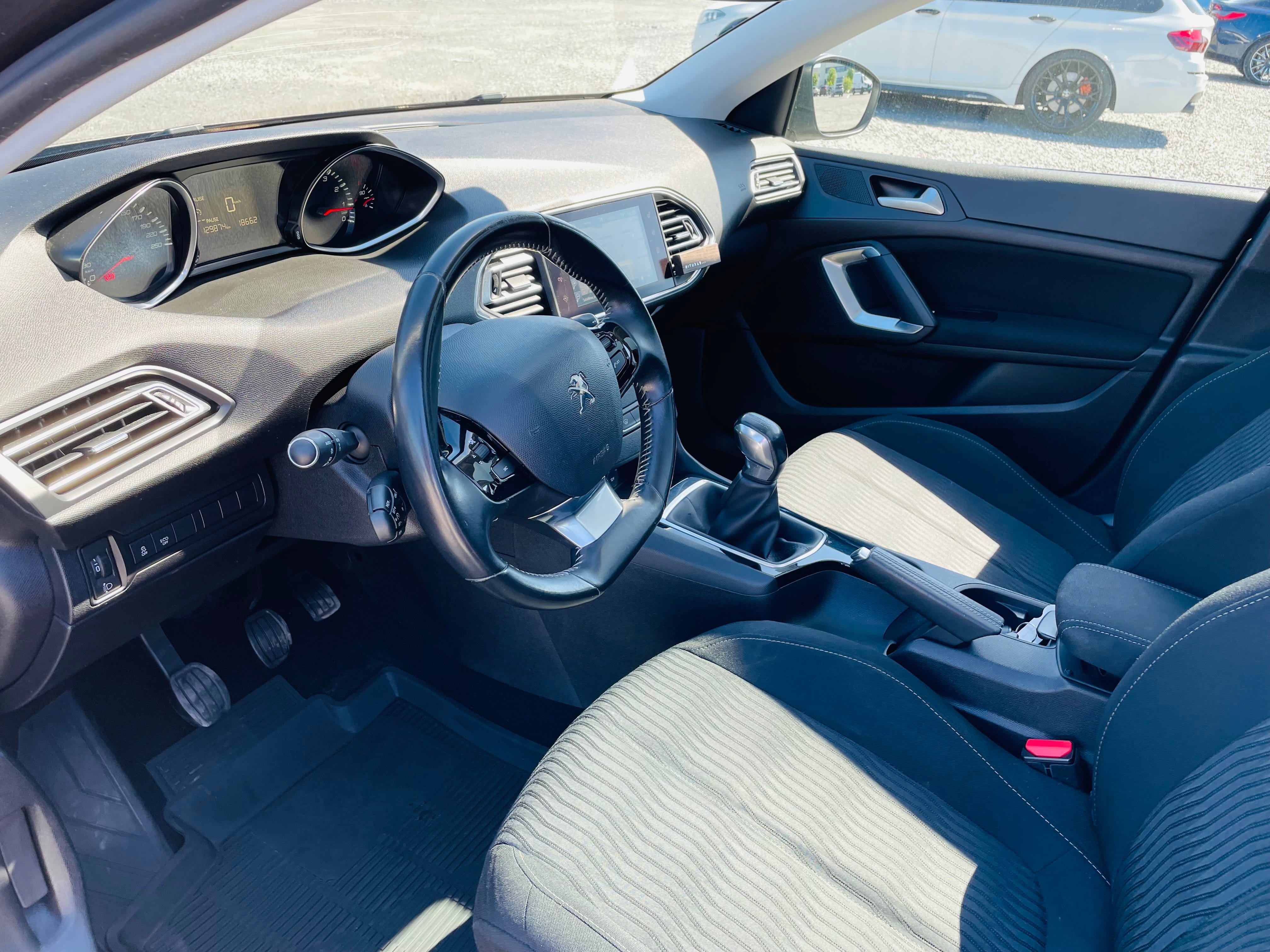 Peugeot 308 med Cruisekontroll
