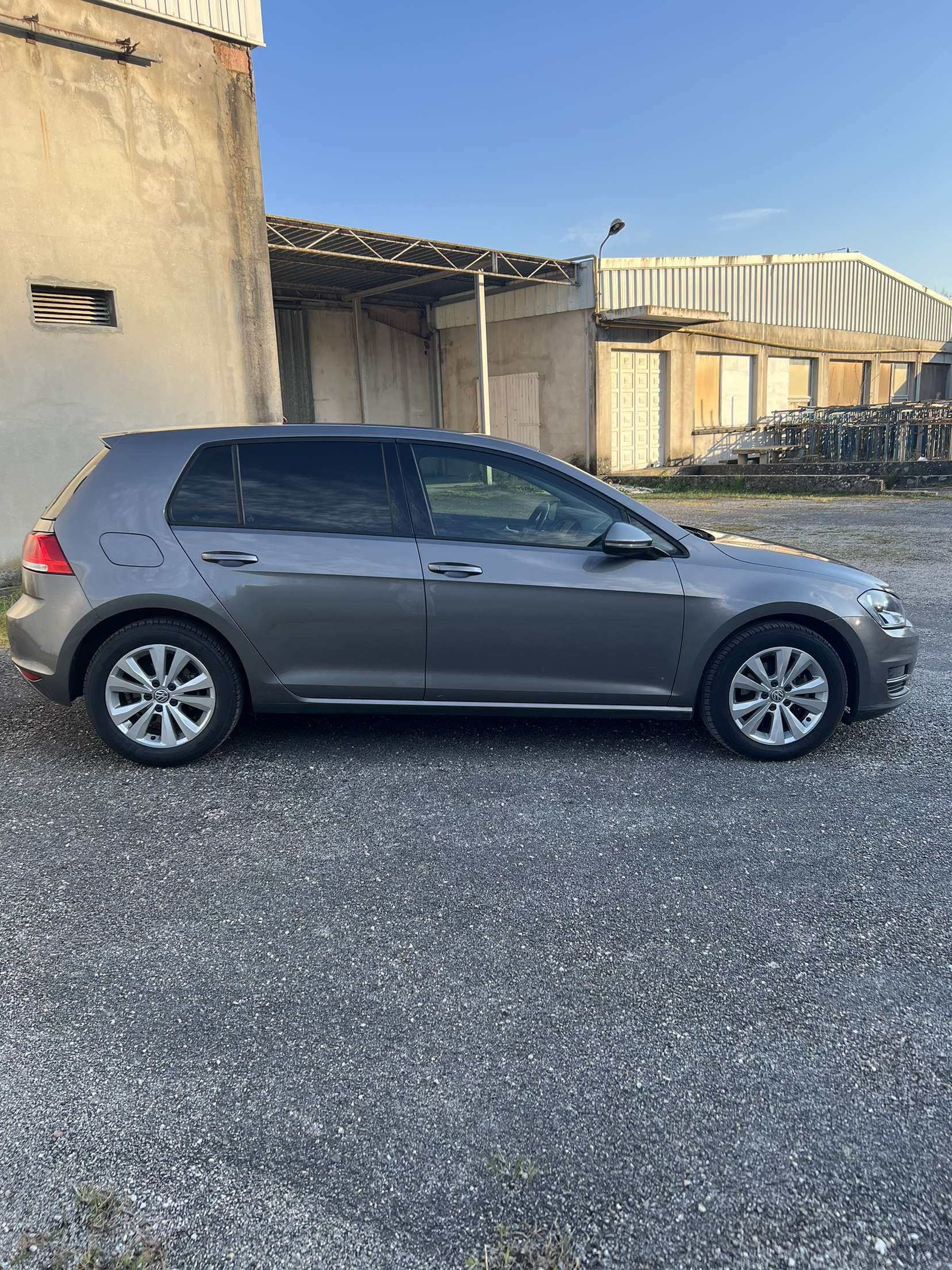 Volkswagen Golf avec Climatisation