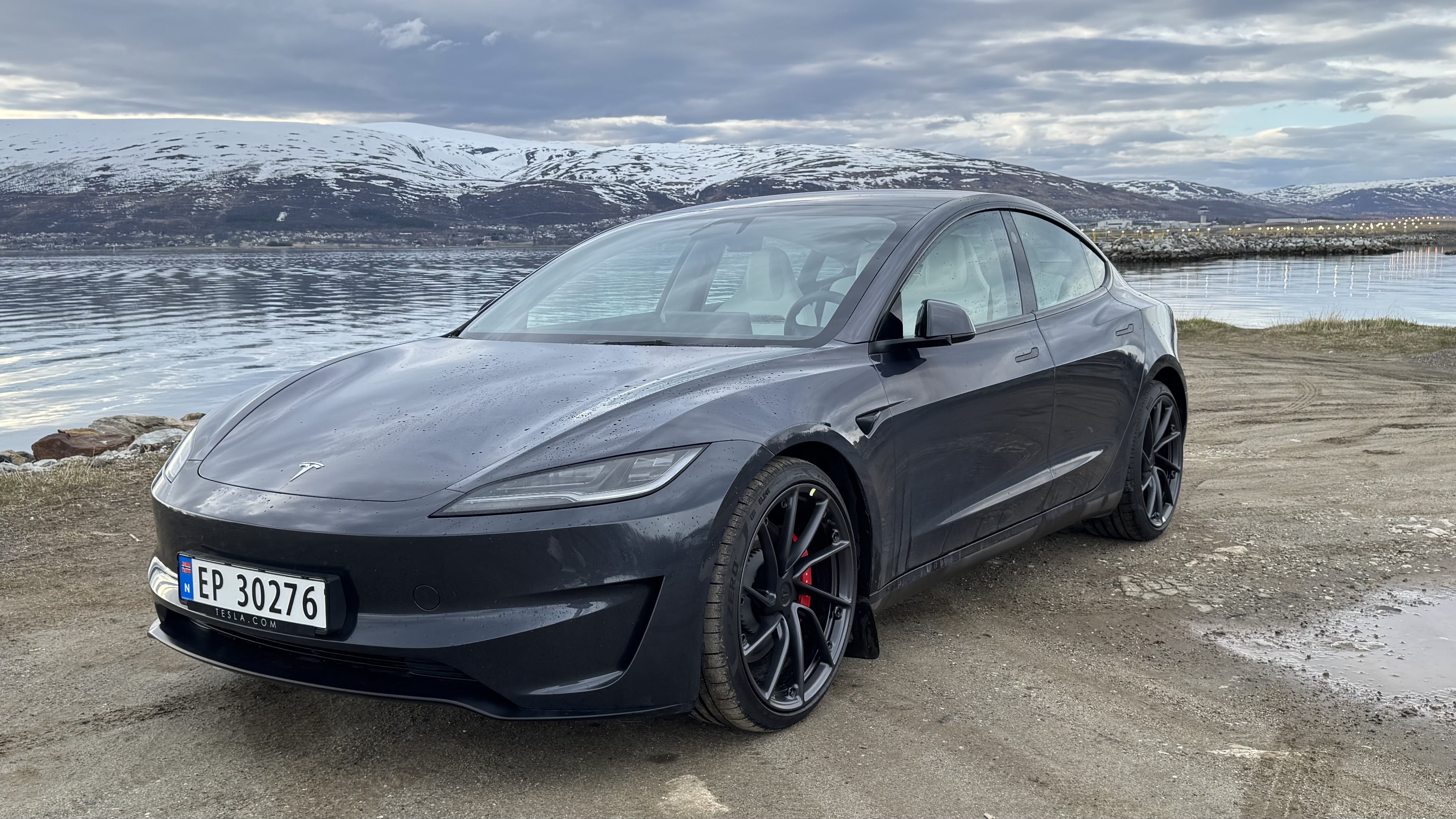 Tesla Model 3 Performance avec Dashcam