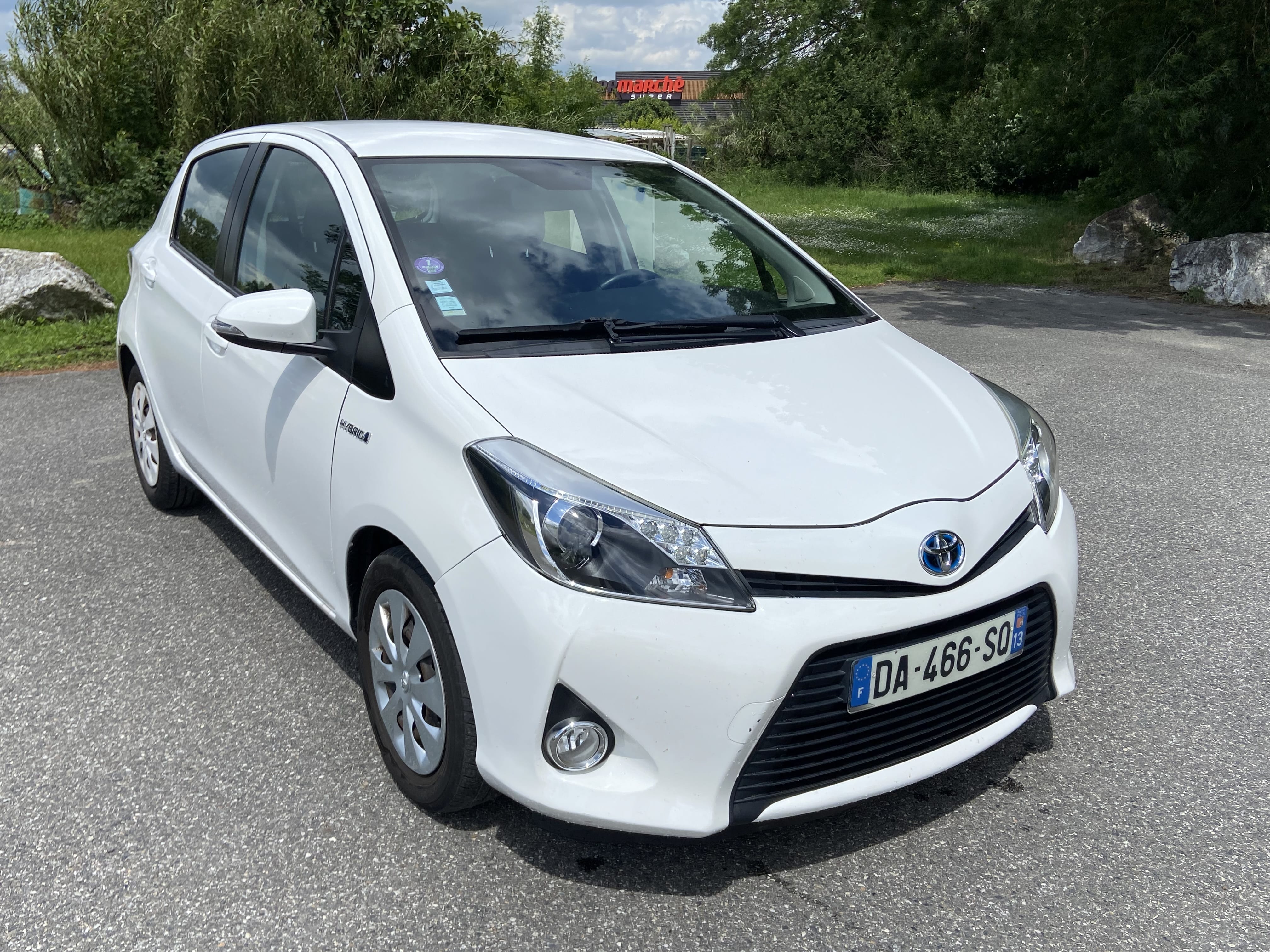 Toyota Yaris Hybride DA466SQ avec Climatisation