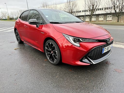 Toyota Corolla Hybride, 2020, Essence 95 / Électrique (hybride), automatique