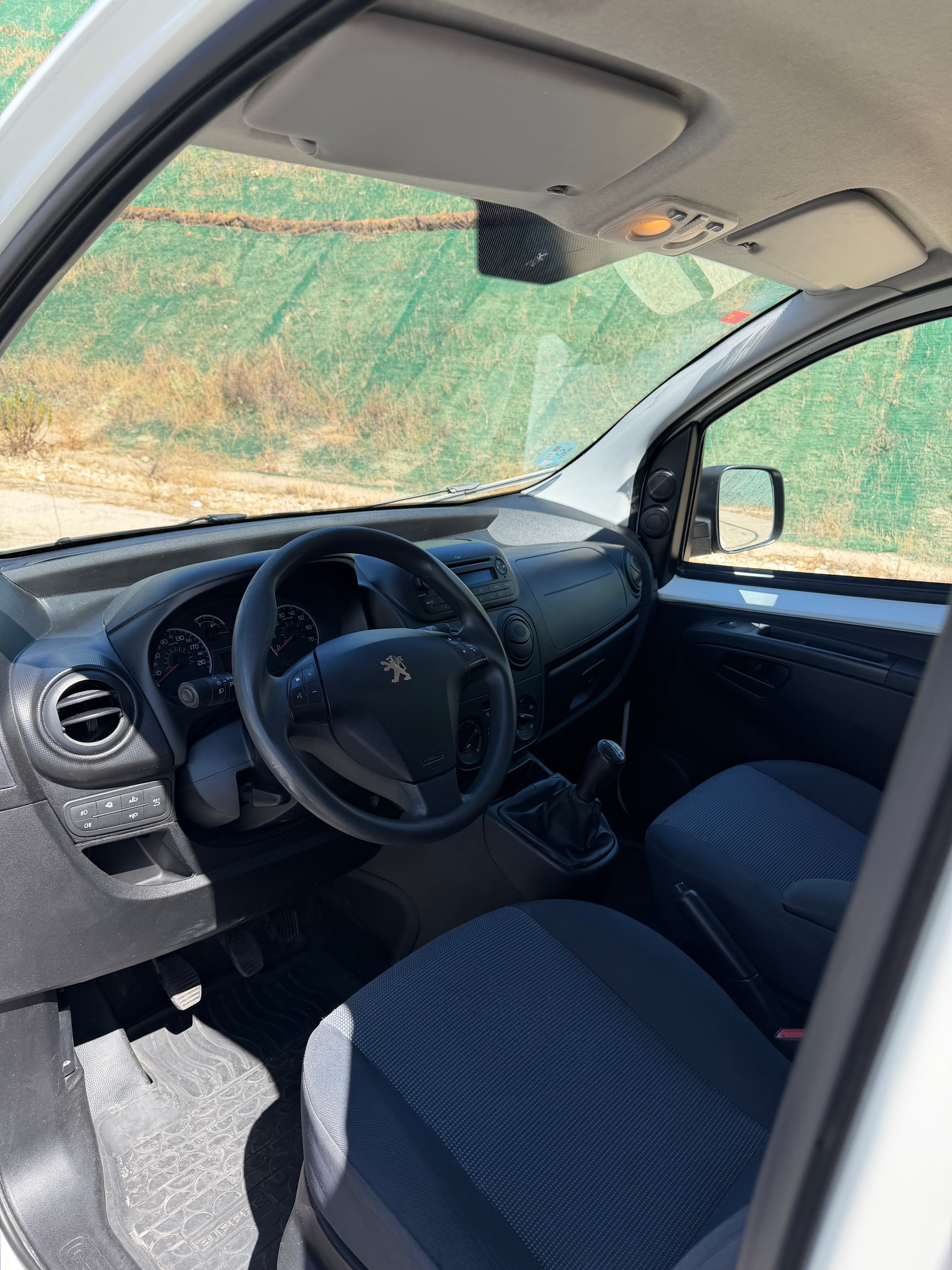 Peugeot Bipper avec Entrée audio / iPod