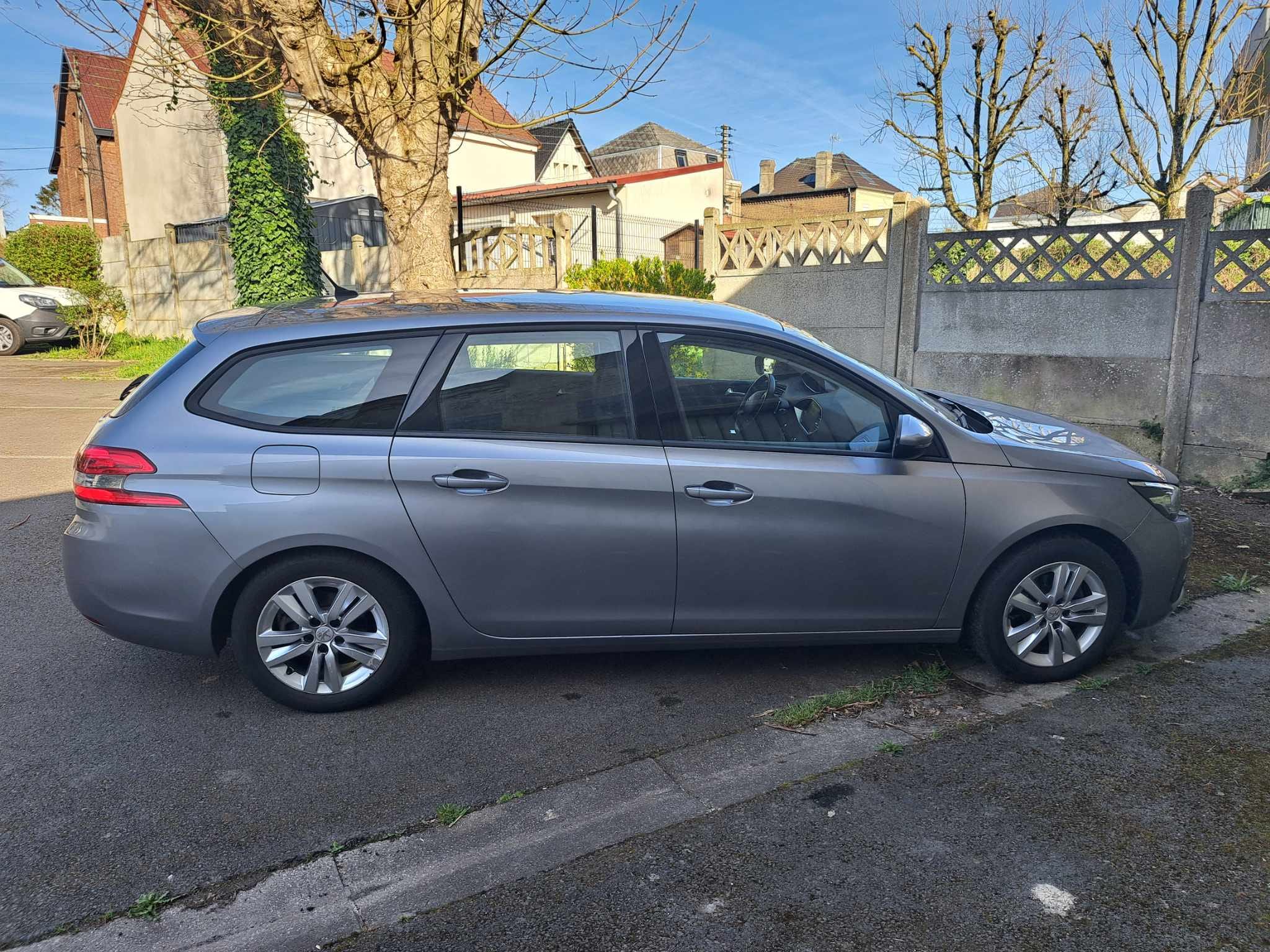 Peugeot 308 SW 130ch EAT8 Allure Business avec Régulateur de vitesse