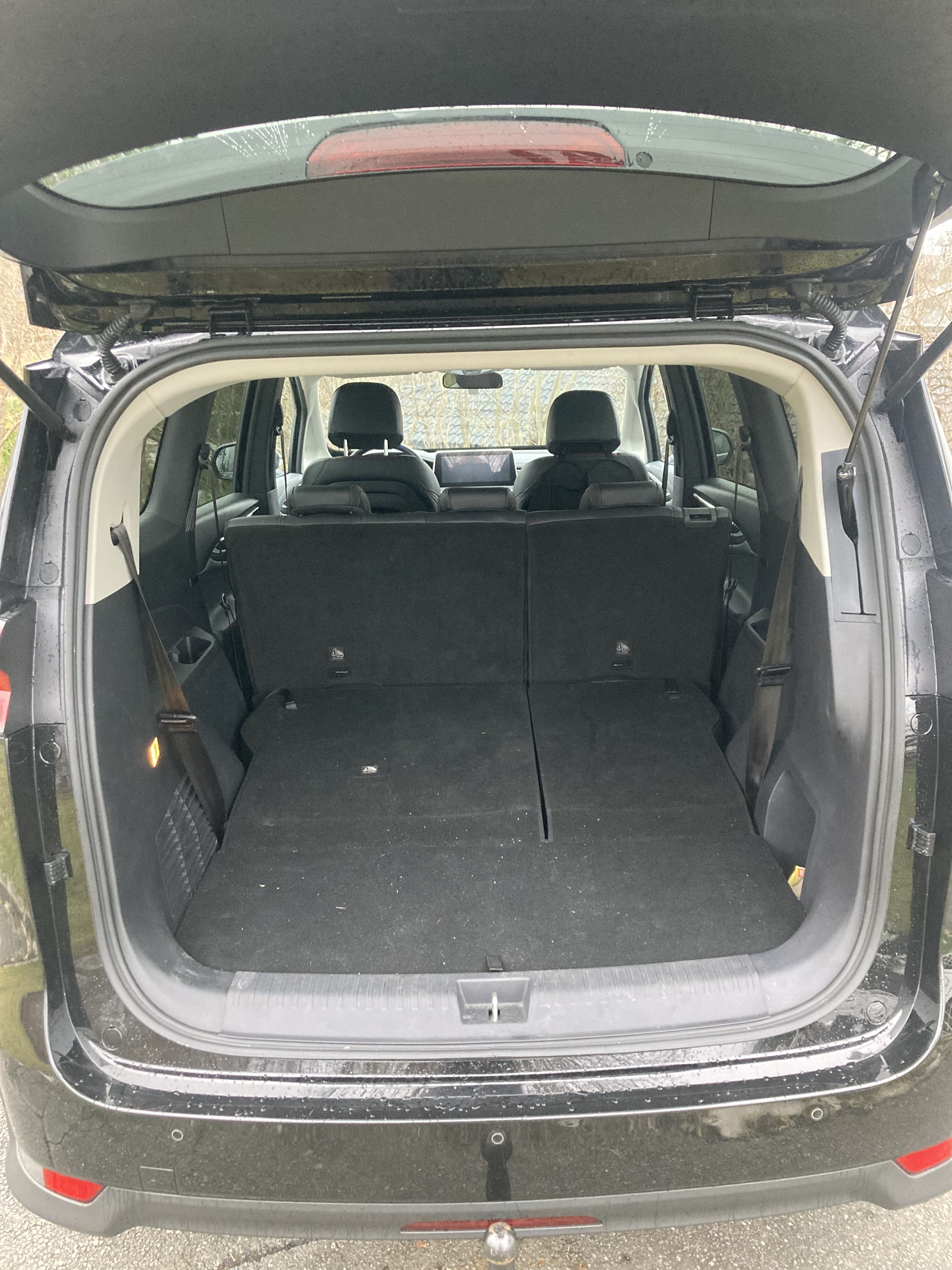 Maxus Euniq med Skiboks