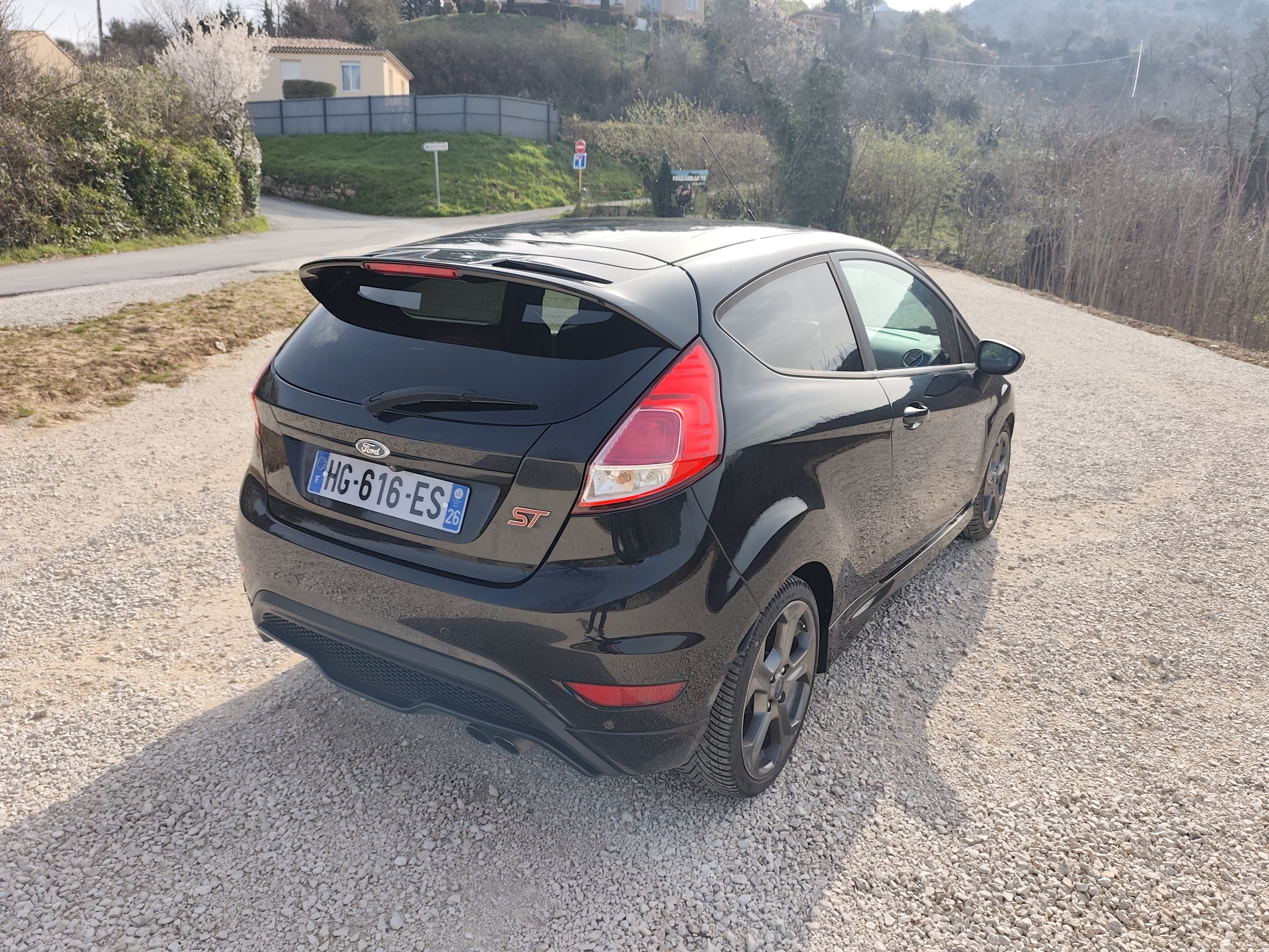 Ford Fiesta ST avec Entrée audio / iPod