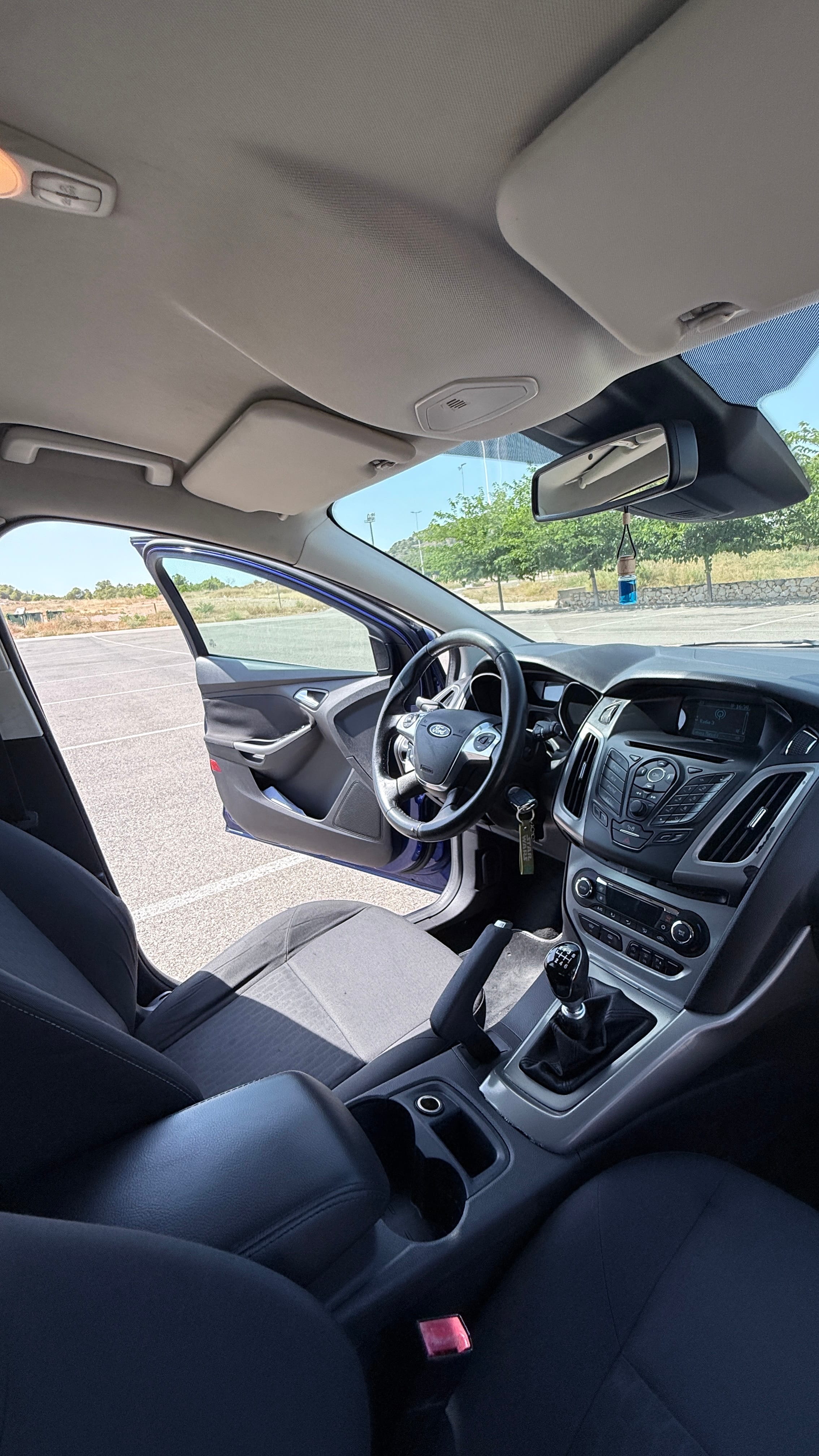 Ford Focus Titanium avec Audio Bluetooth