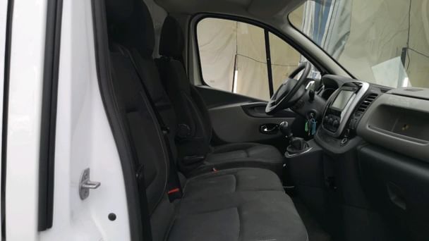Renault Trafic Louez à côté de la rocade de Bordeaux facilement et rapidement avec B’Rent