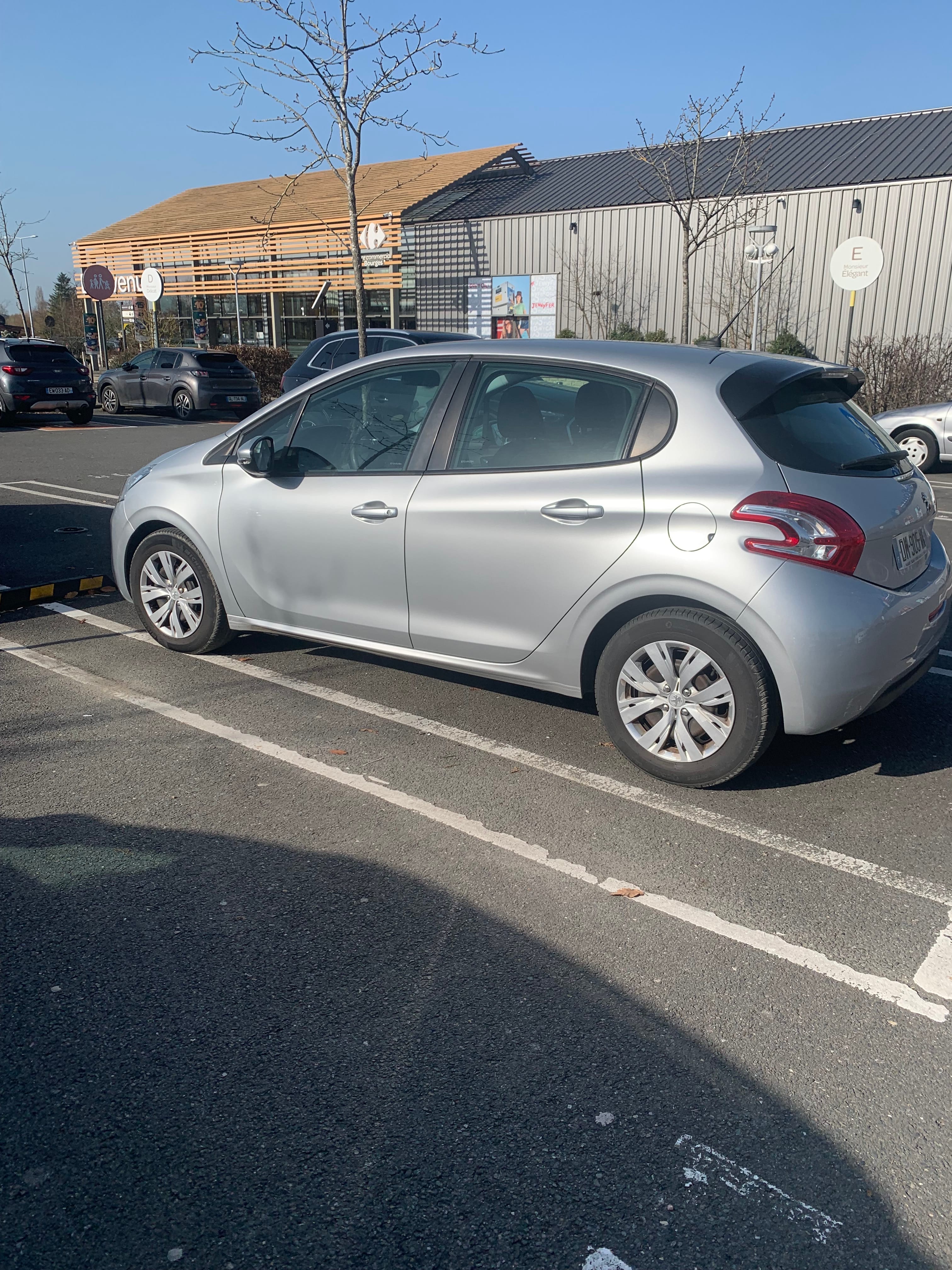 Peugeot 208 avec Climatisation