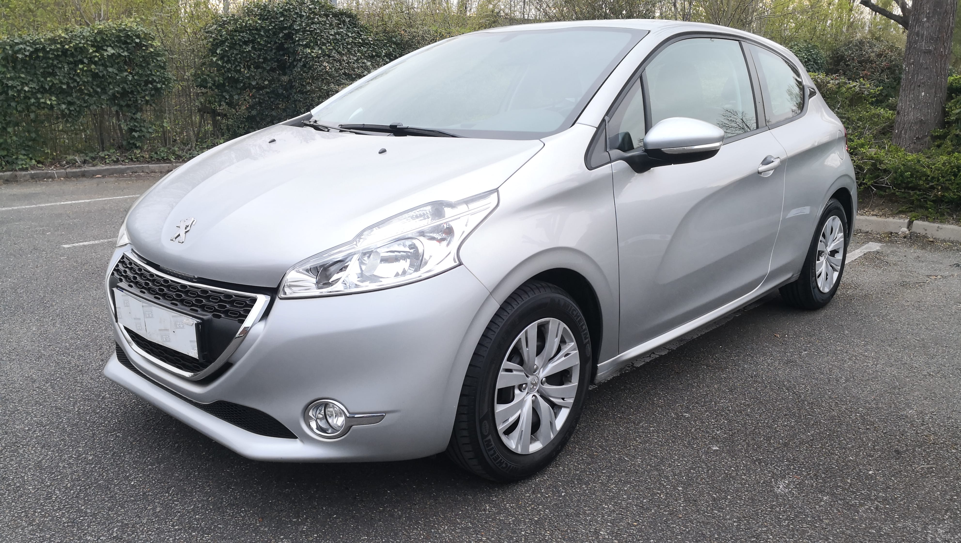 Peugeot 208, 2014, Essence 95