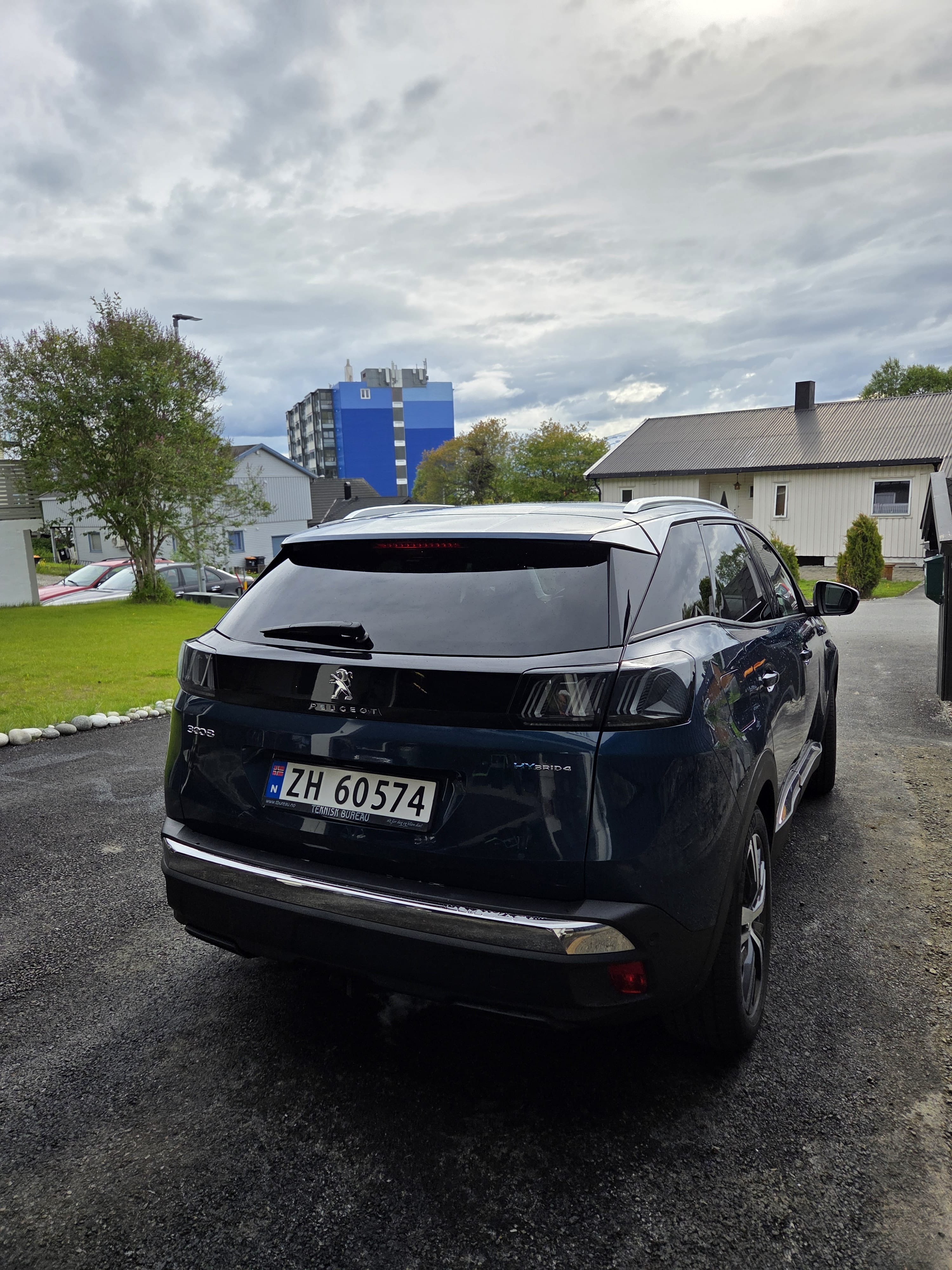 Peugeot 3008 Plug-in Bensin Hybrid avec GPS