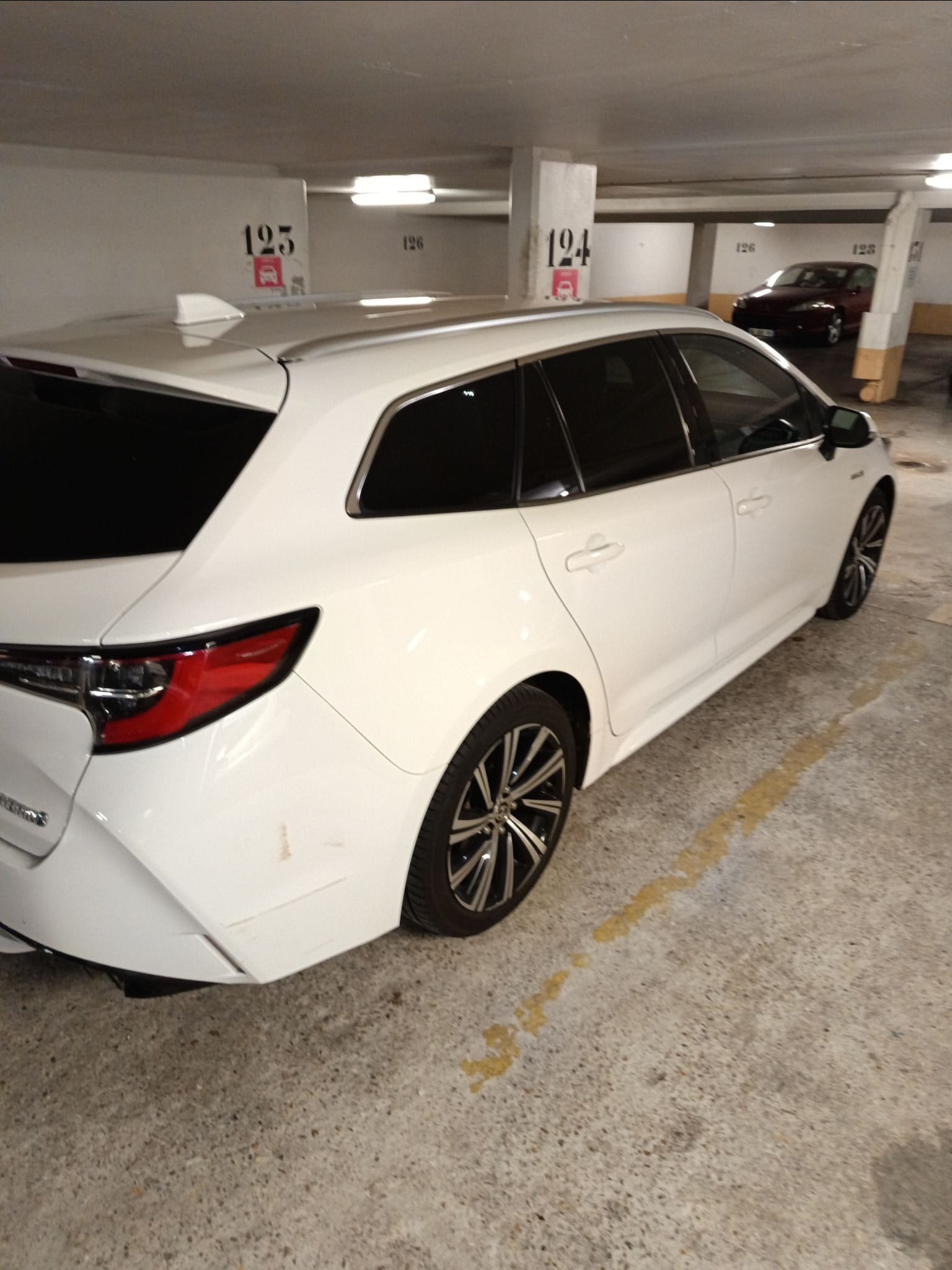 Toyota Corolla Break Hybride avec Climatisation