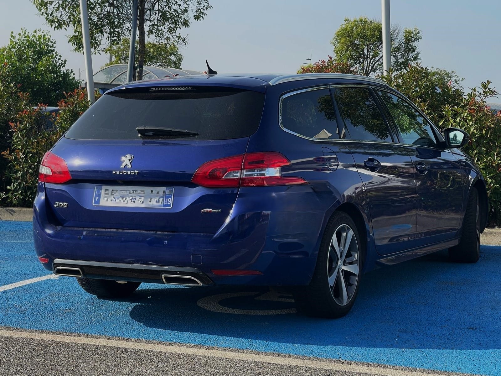 Peugeot 308 SW avec GPS