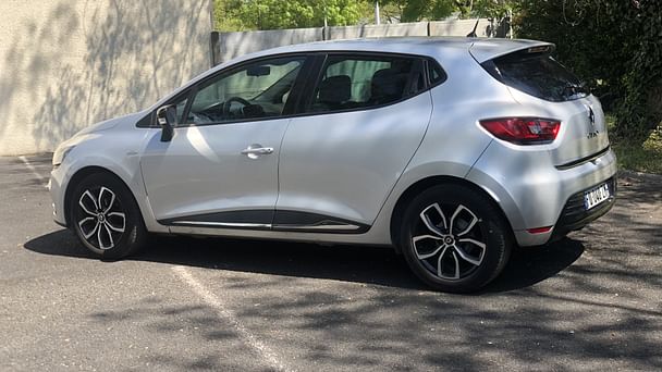 Renault Clio Louez la Renault Clio Essence – Polyvalente, Confortable et Économique ! avec Climatisation