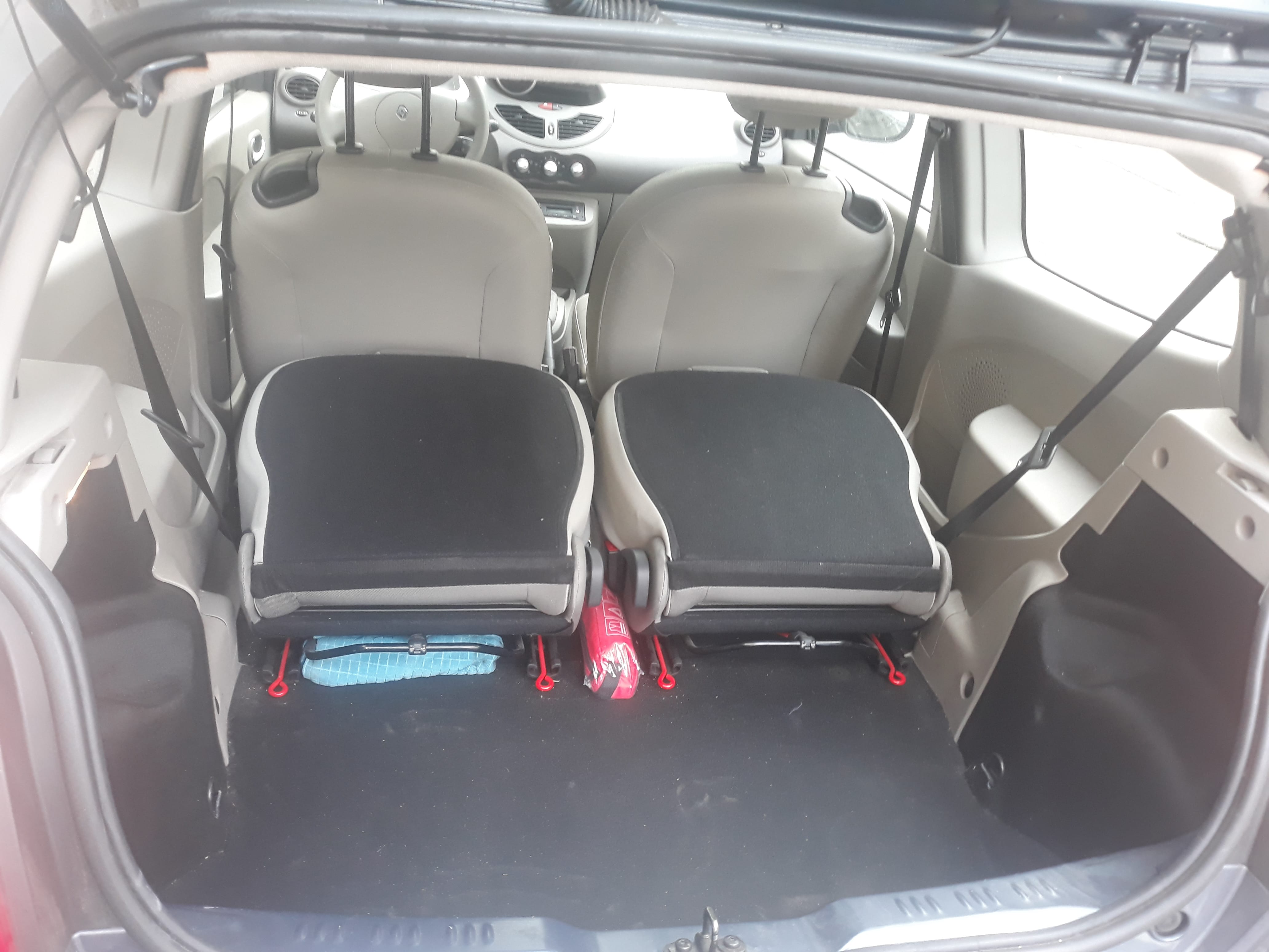 Renault Twingo avec Entrée audio / iPod