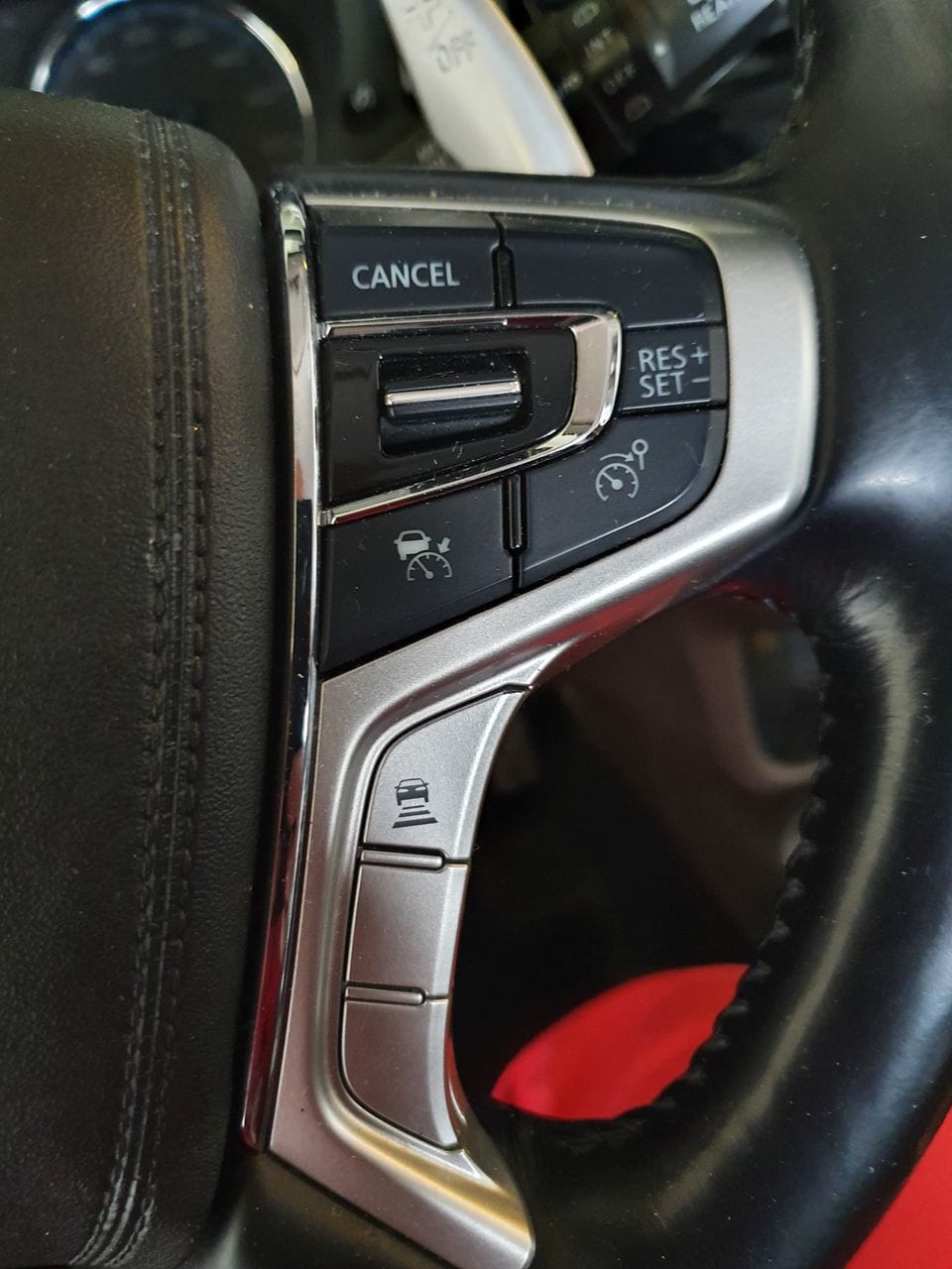 Mitsubishi Outlander PHEV SE