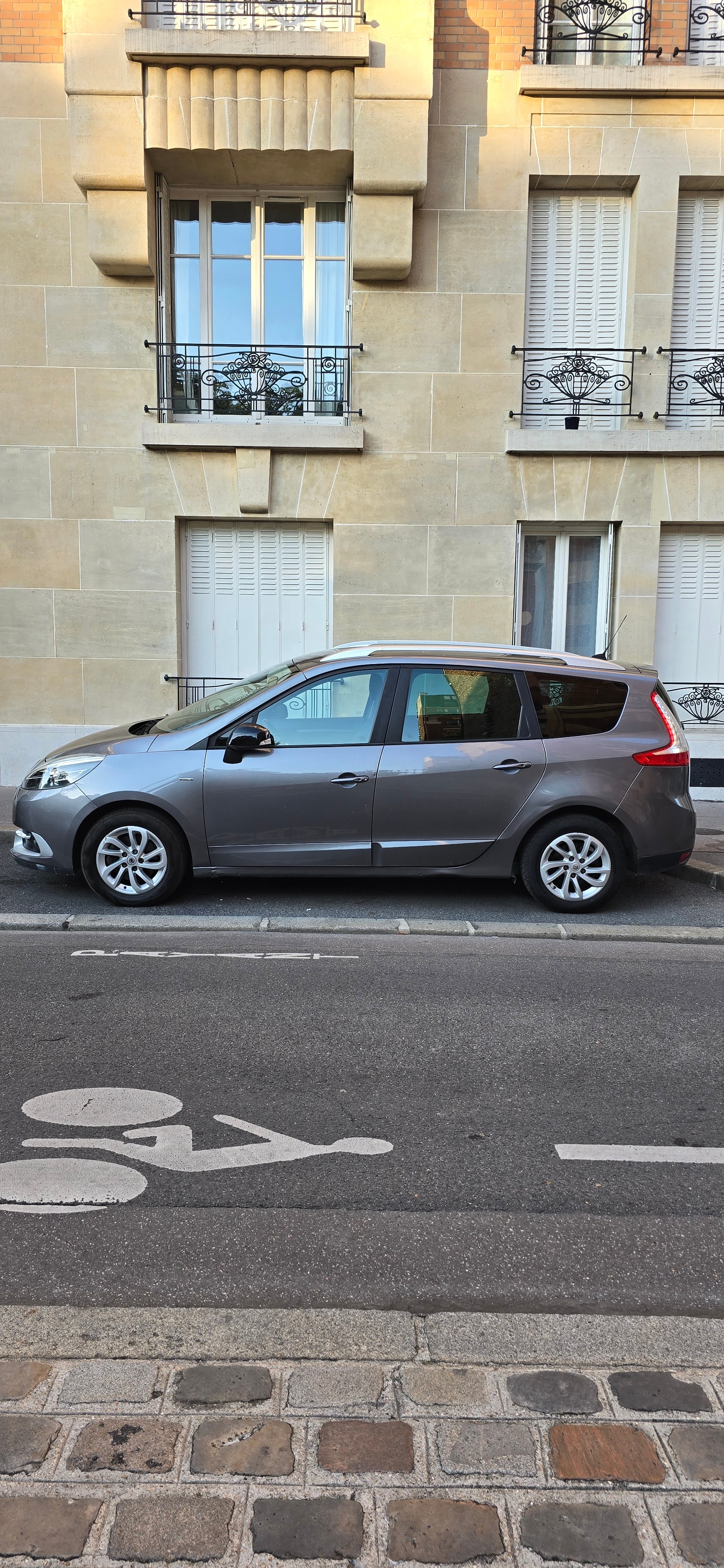 Renault Grand Scenic avec Climatisation