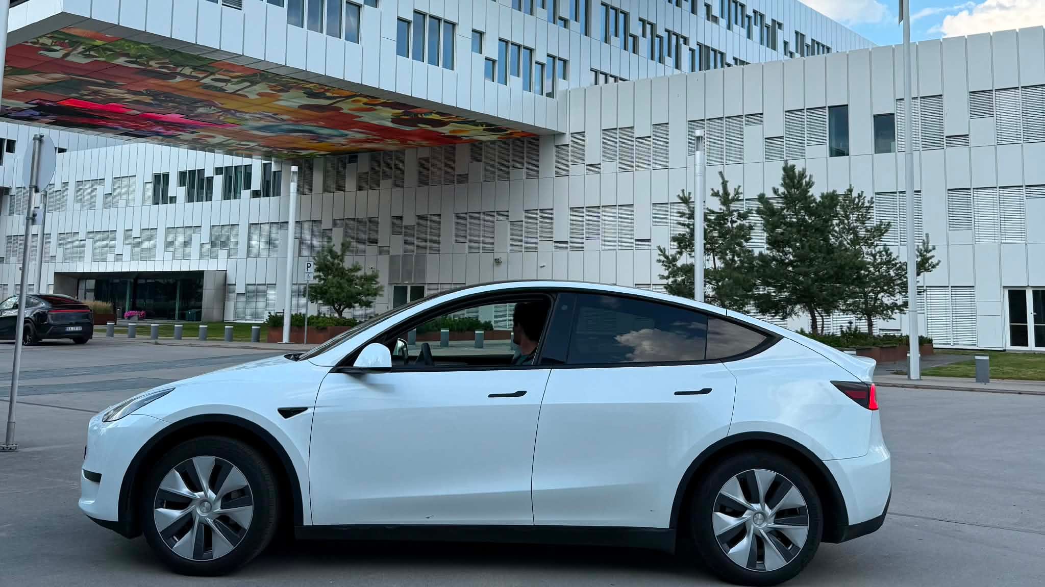 Tesla Model Y med Aircondition