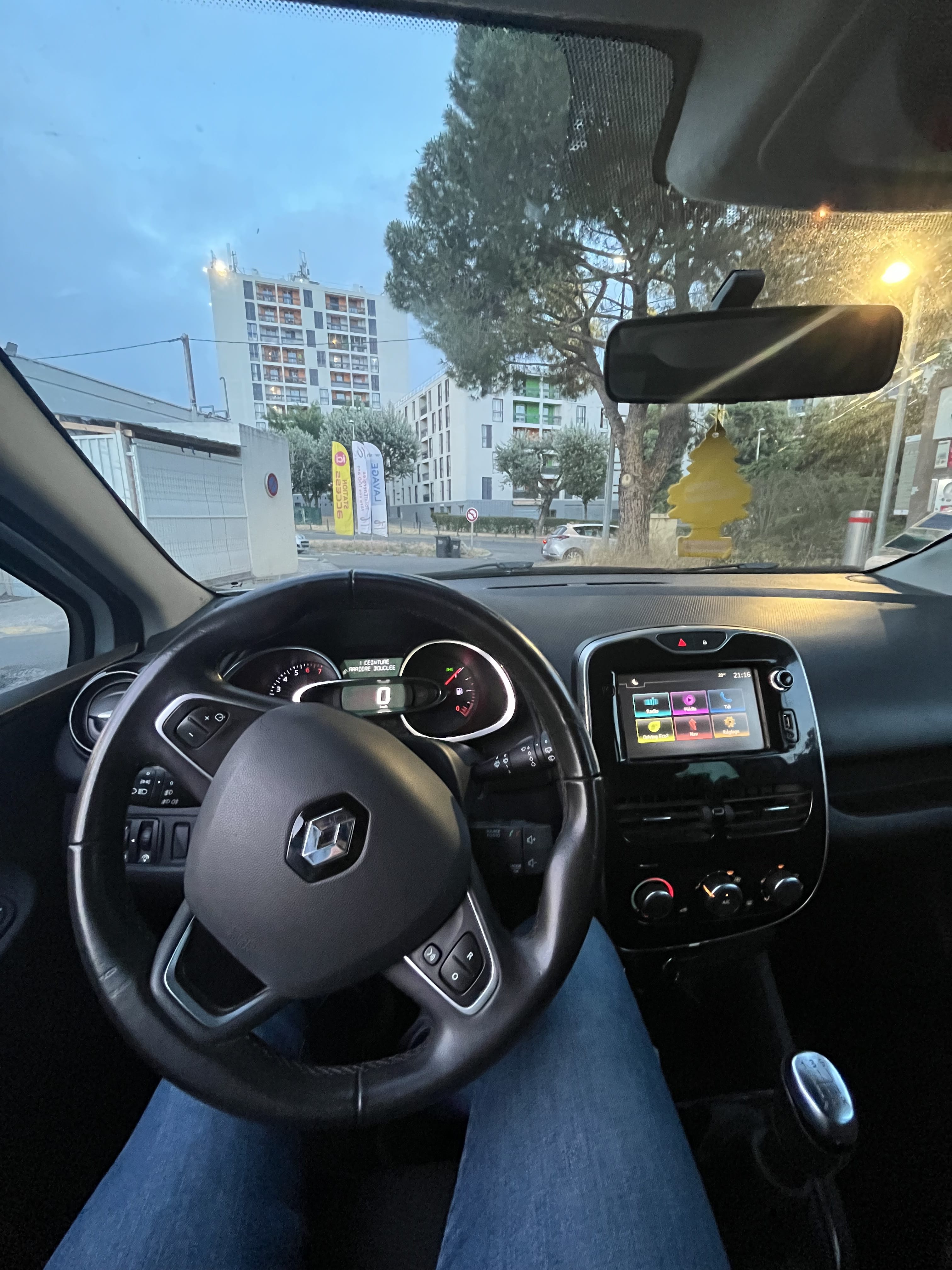 Renault Clio avec Siège bébé