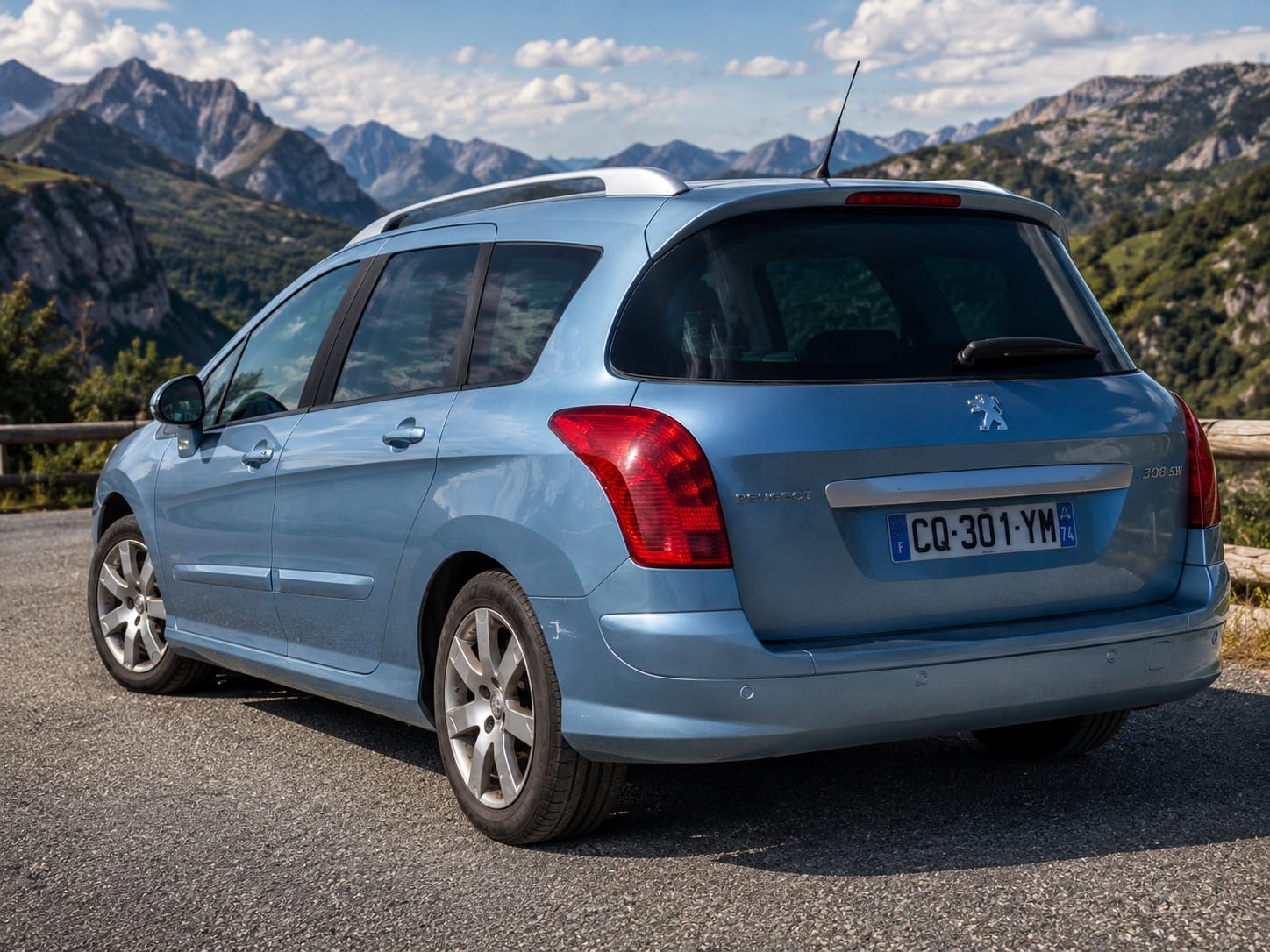 Peugeot 308 SW 1.6 eHDI avec Caméra de recul