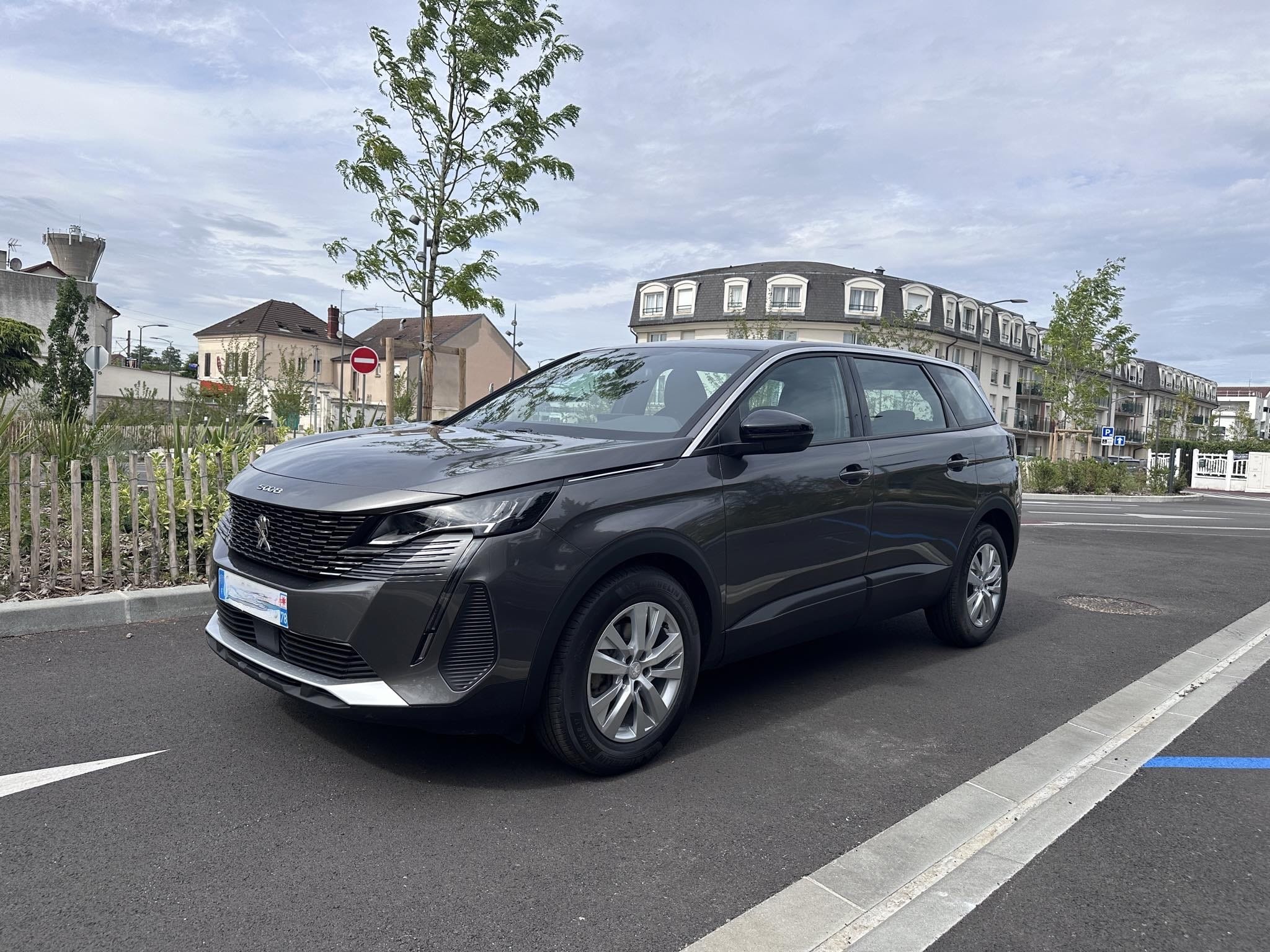 Peugeot 5008, 2023, Essence 95, automatisk, 7 seter