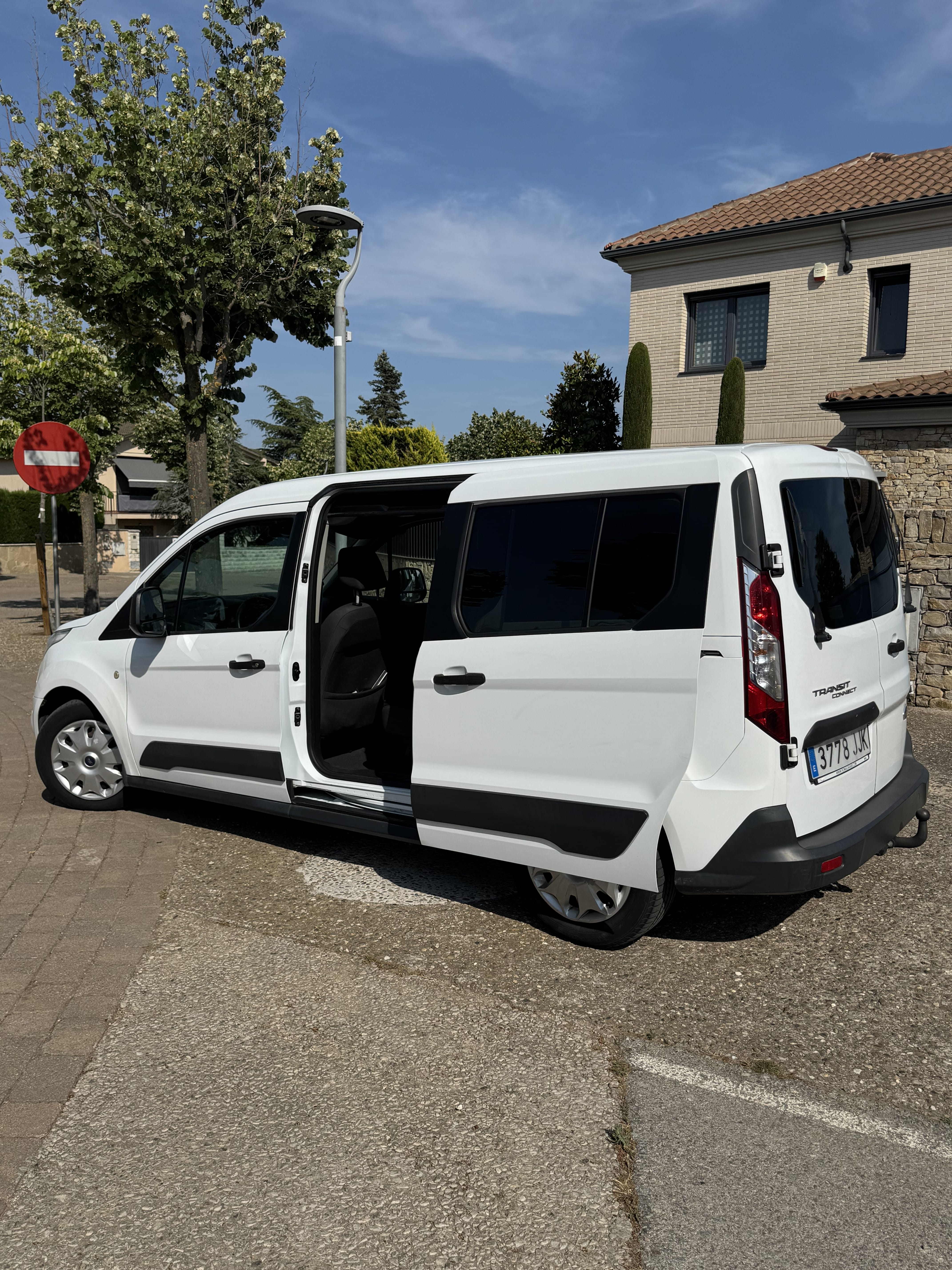 Ford Transit Connect con Silla infantil