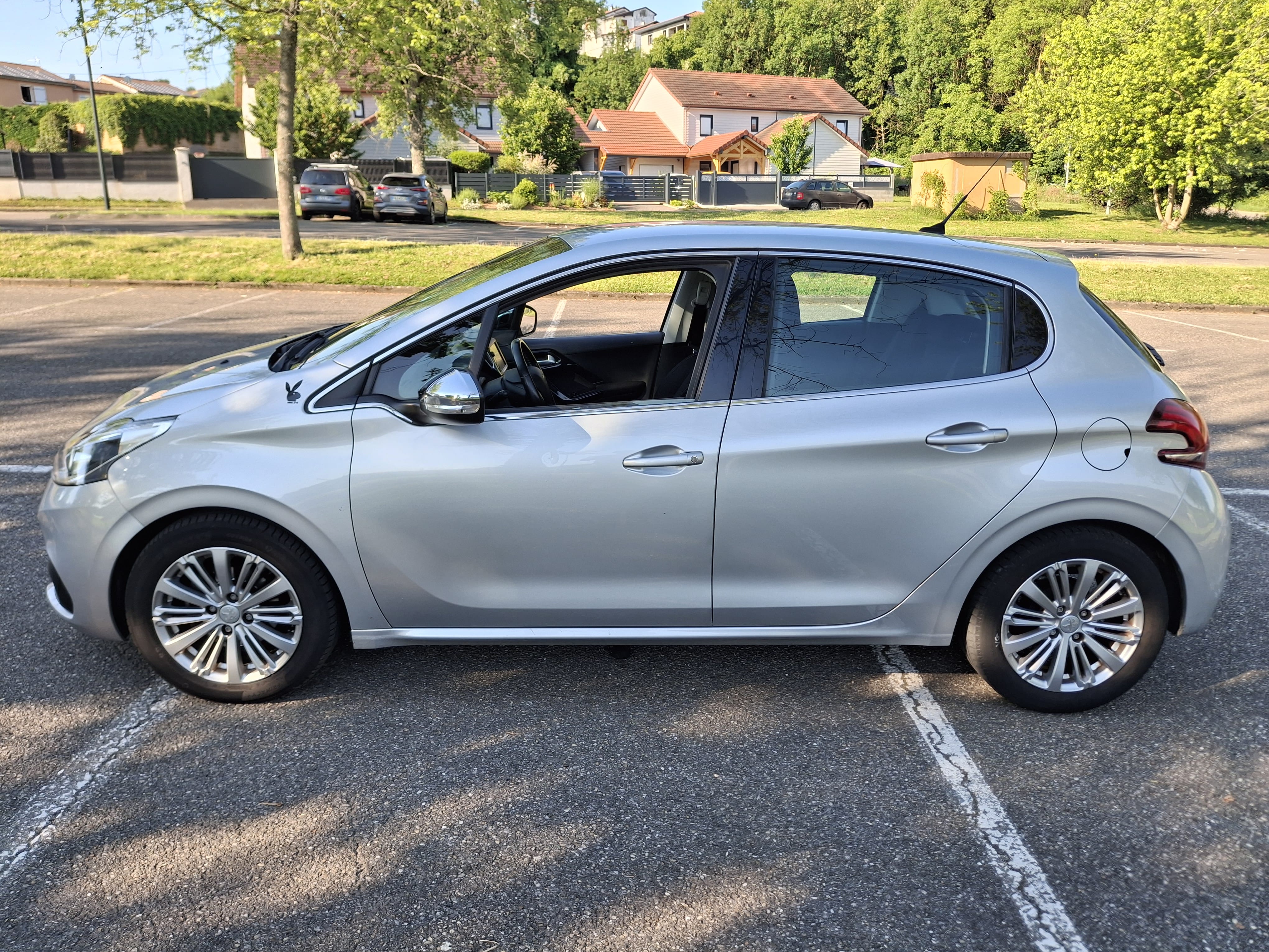 Peugeot 208 avec Climatisation