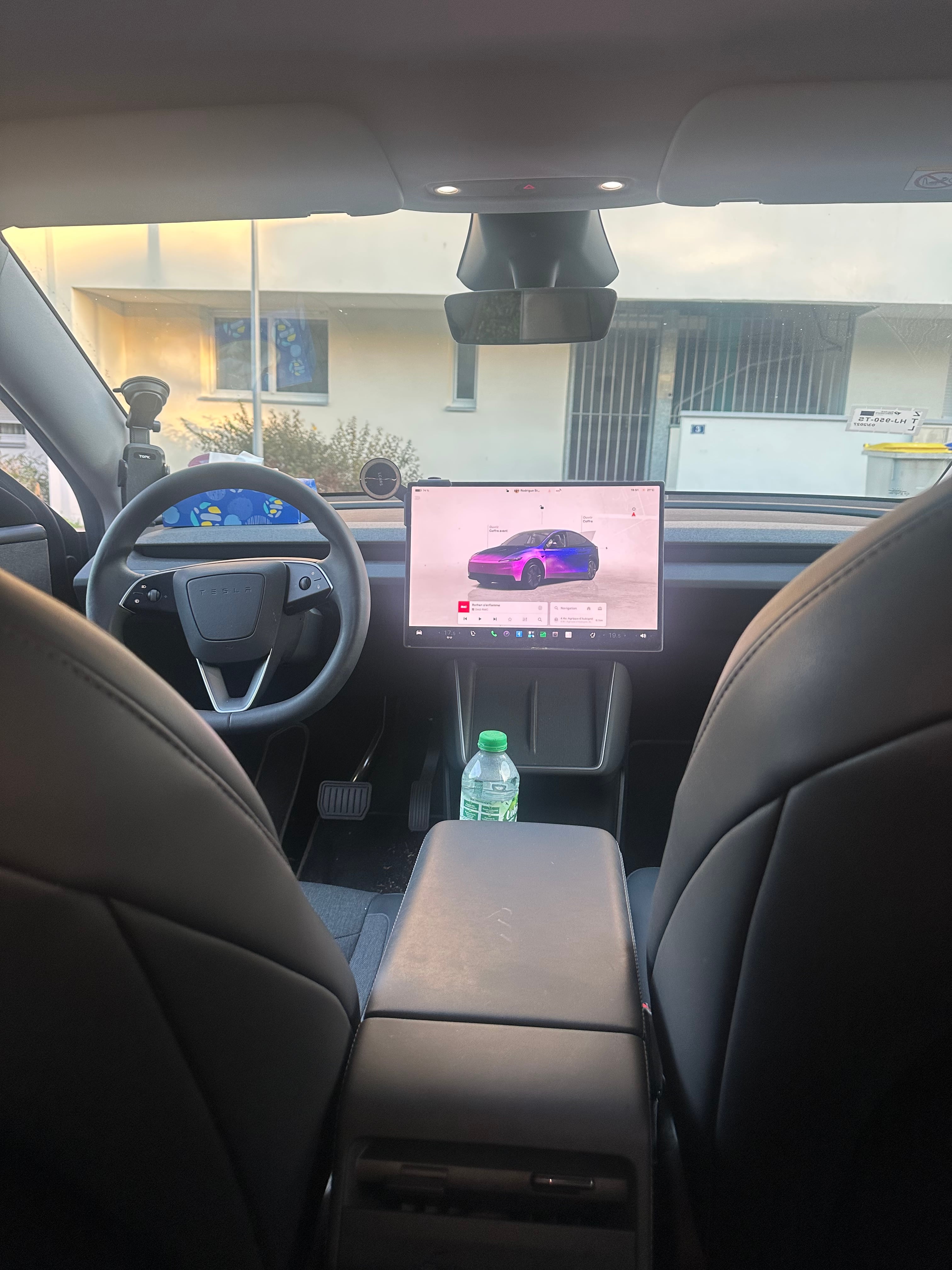 Tesla Model Y avec GPS