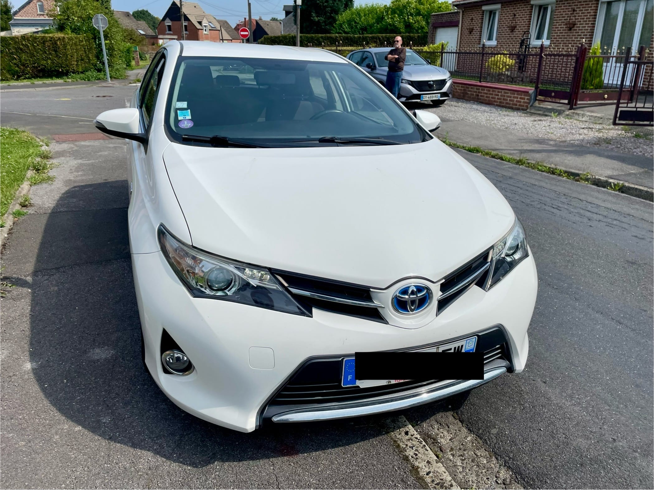 Toyota Auris, 2014, Essence 95 / Électrique (hybride), automatique