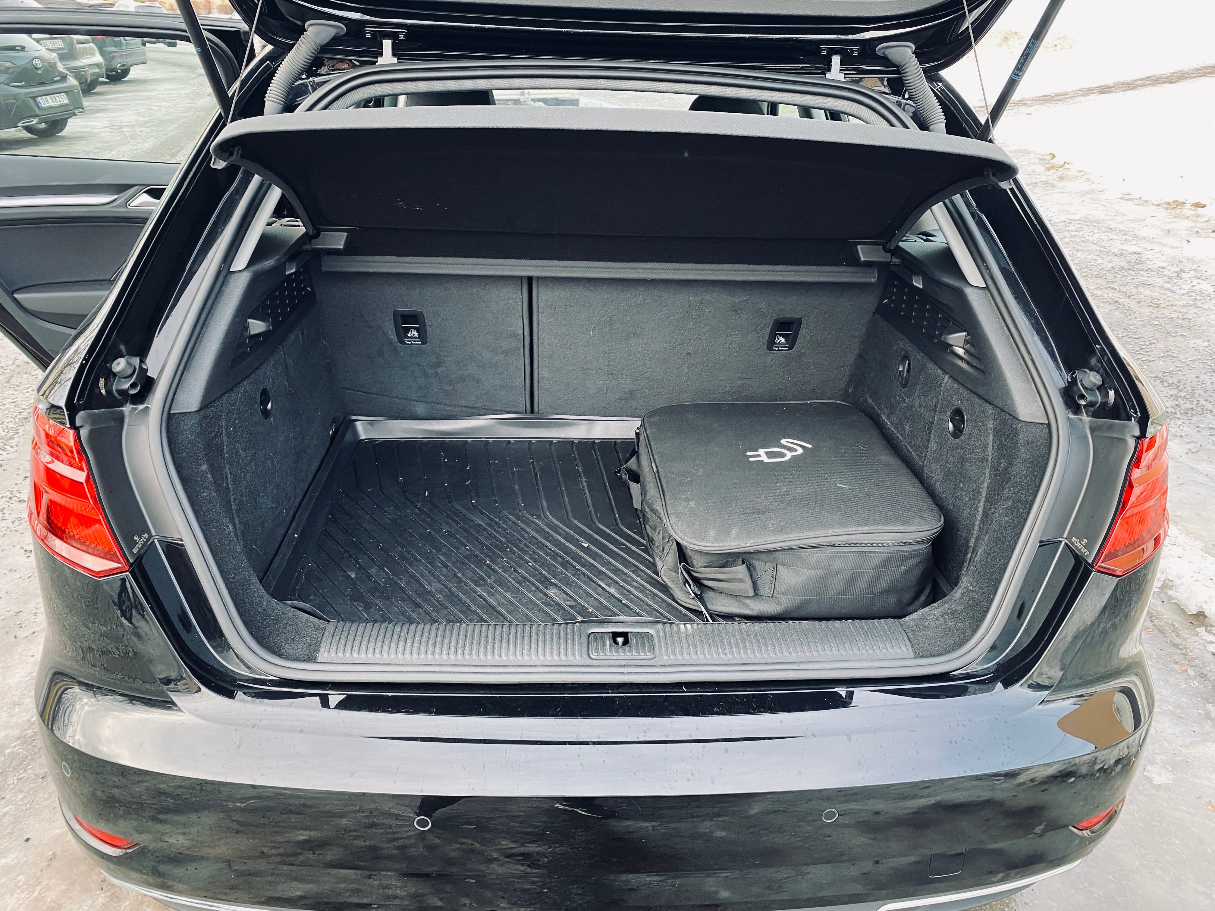 Audi A3 Sportback e-tron Ambition med Bluetooth audio