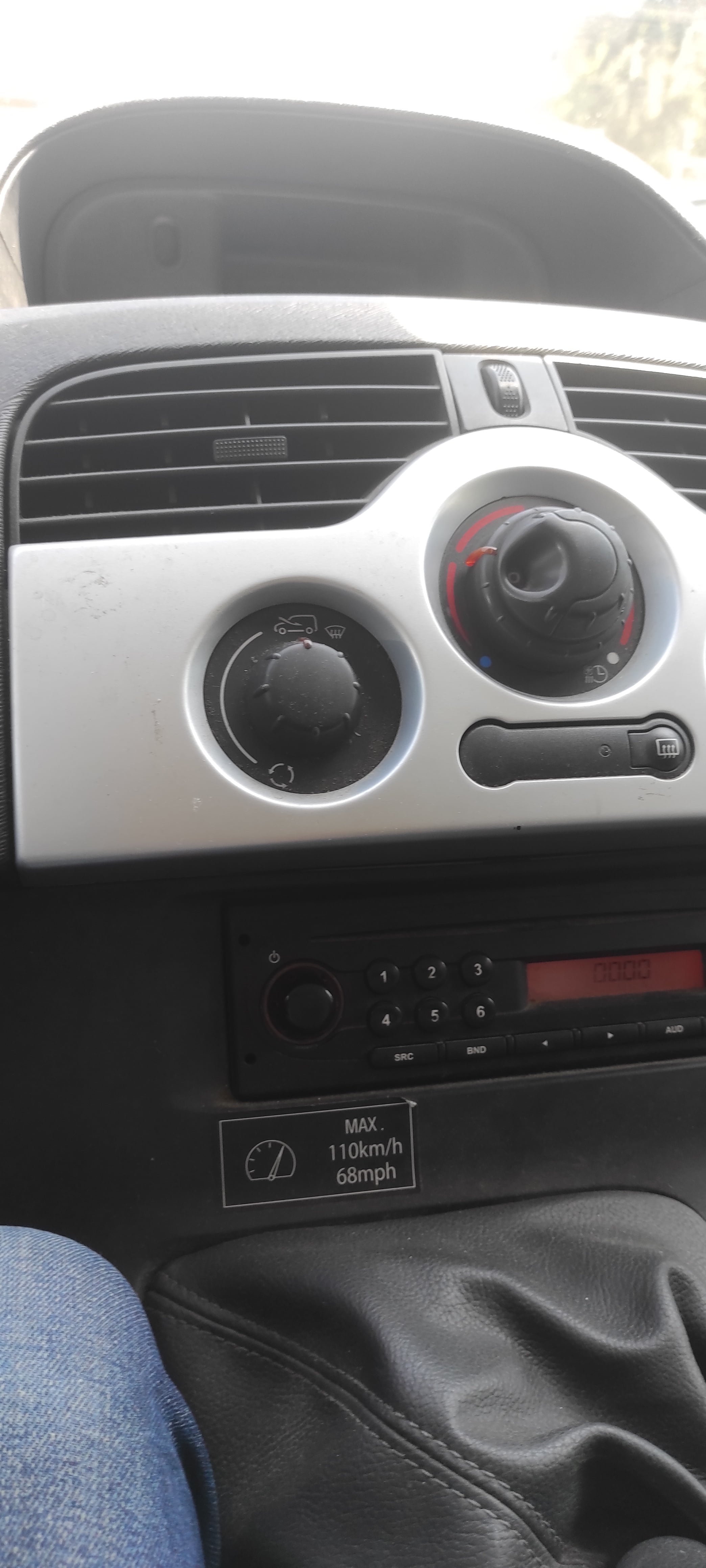 Renault Kangoo Express ZE Maxi volume intérieur, possibilité de se garer partout