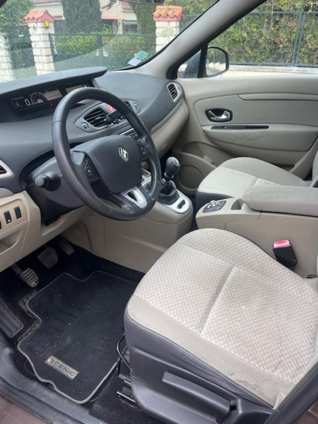 Renault Scenic 1.9 dCi avec Siège bébé