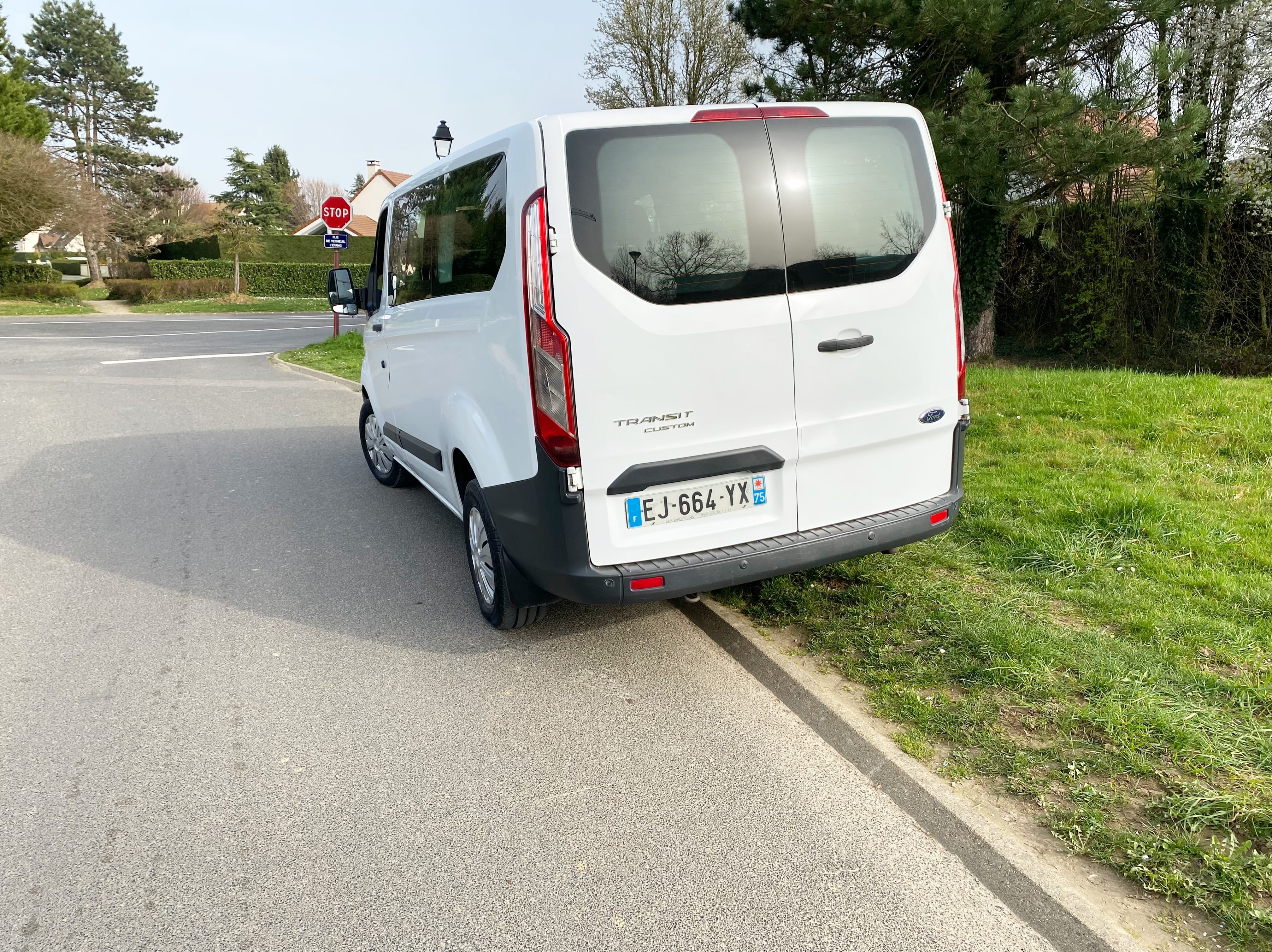 Ford Transit Passenger Van 2.0 TDCI Ecoblue Turbo avec Climatisation