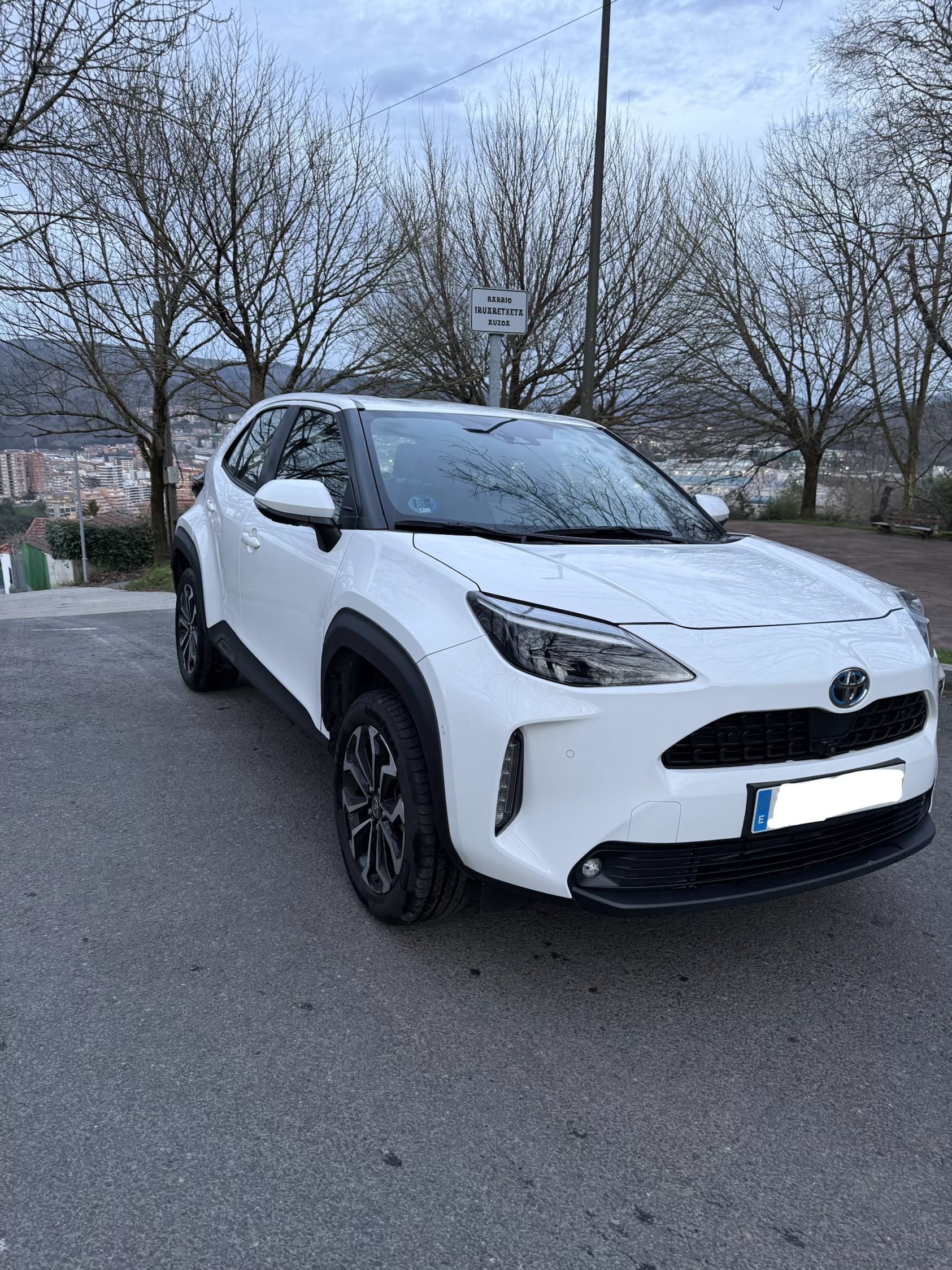 Toyota Yaris Cross, 2023, Gasolina 95 / Elektro (Hybrid), Automatik
