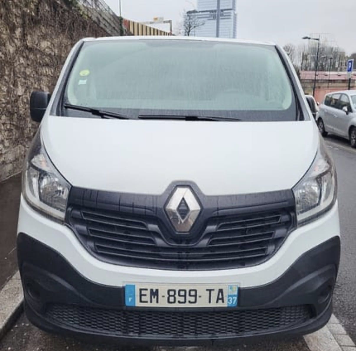 Renault Trafic Stationnement GRATUIT Clichy avec Climatisation