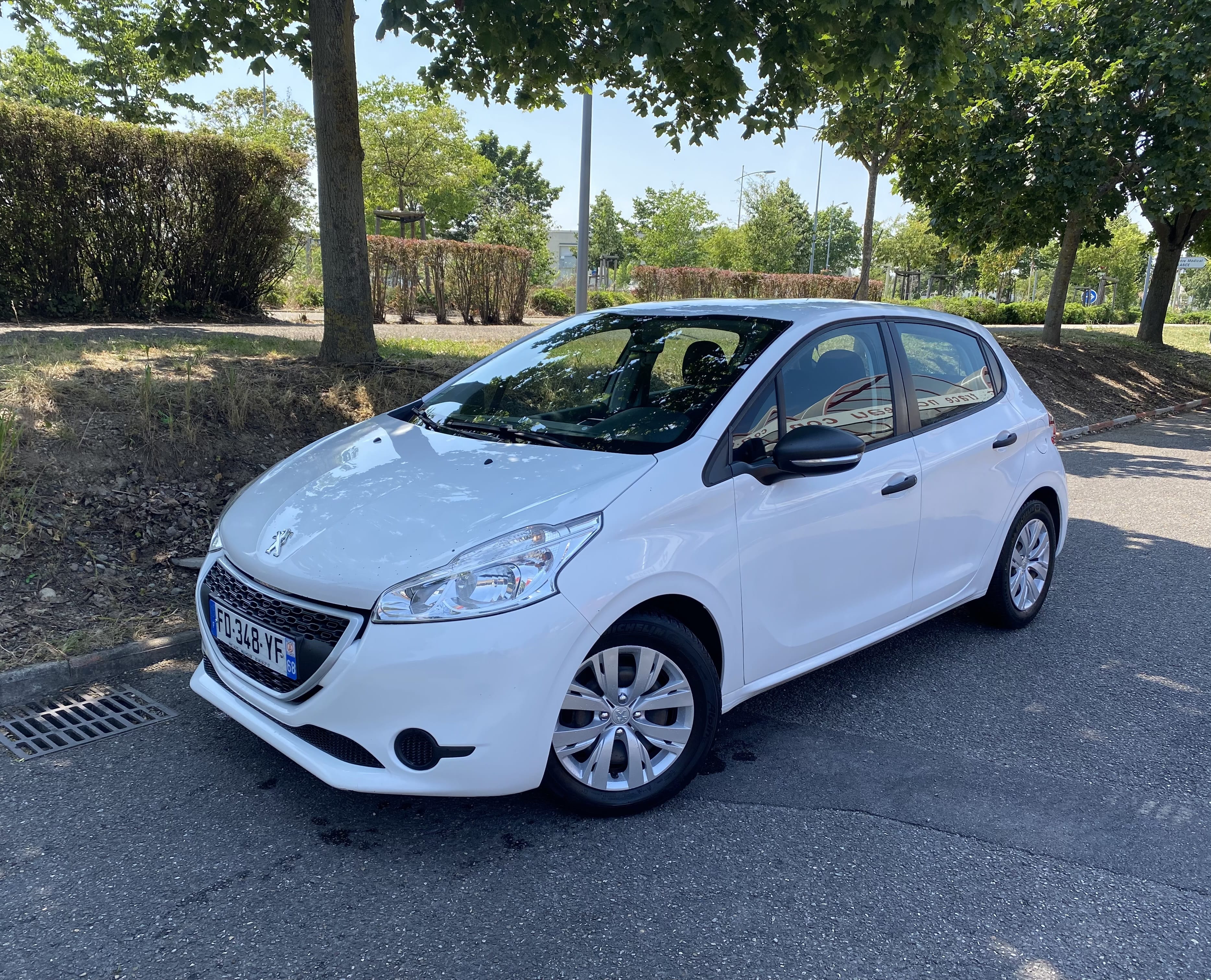 Peugeot 208 1.6 HDi diesel 5 portes, 2014, Diesel