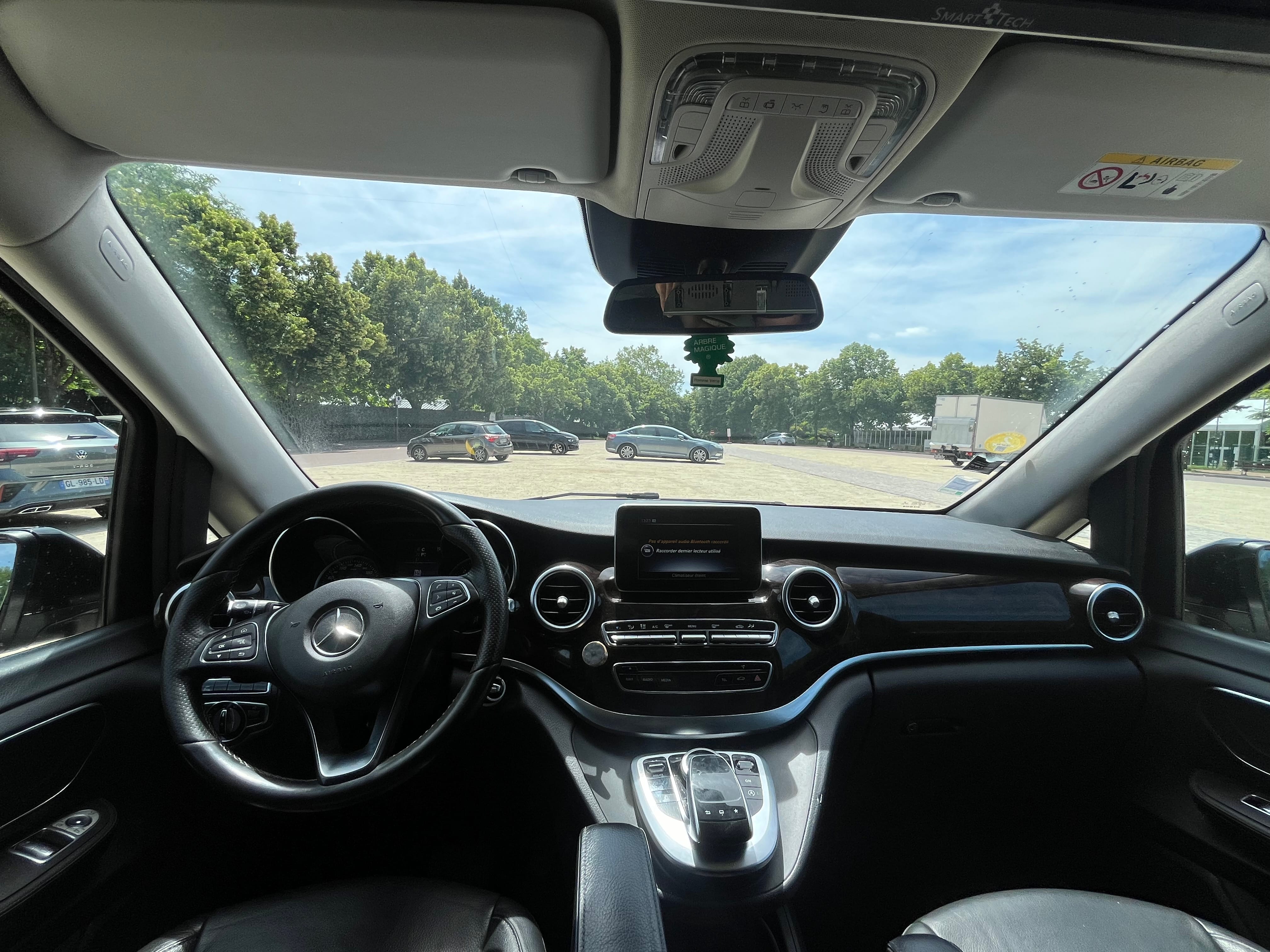 Mercedes-Benz Classe V 220d Salon Luxe Ciel étoilé - Télévision d’intérieur