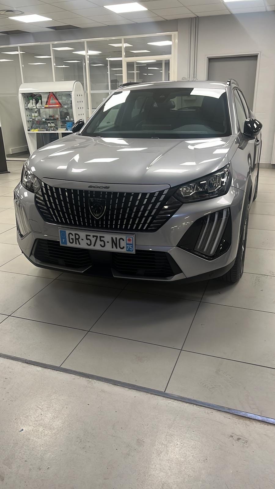 Peugeot 2008, 2023, Essence 95, automatisch