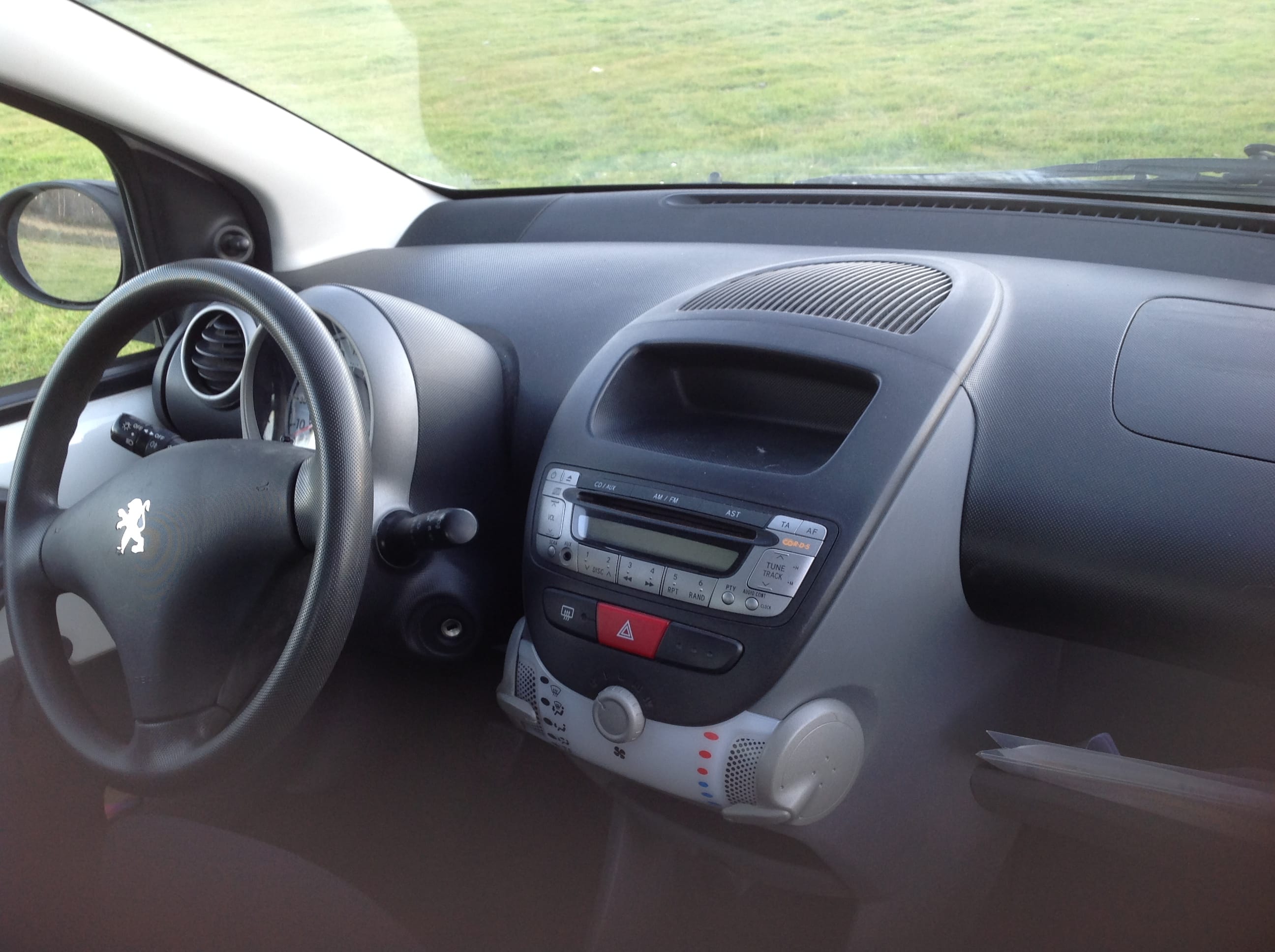 Peugeot 107 essence 4 cv