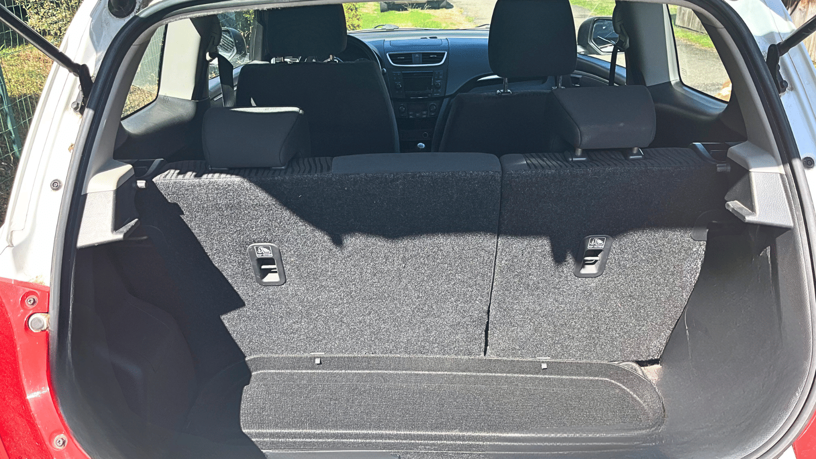 Suzuki Swift avec Autoradio