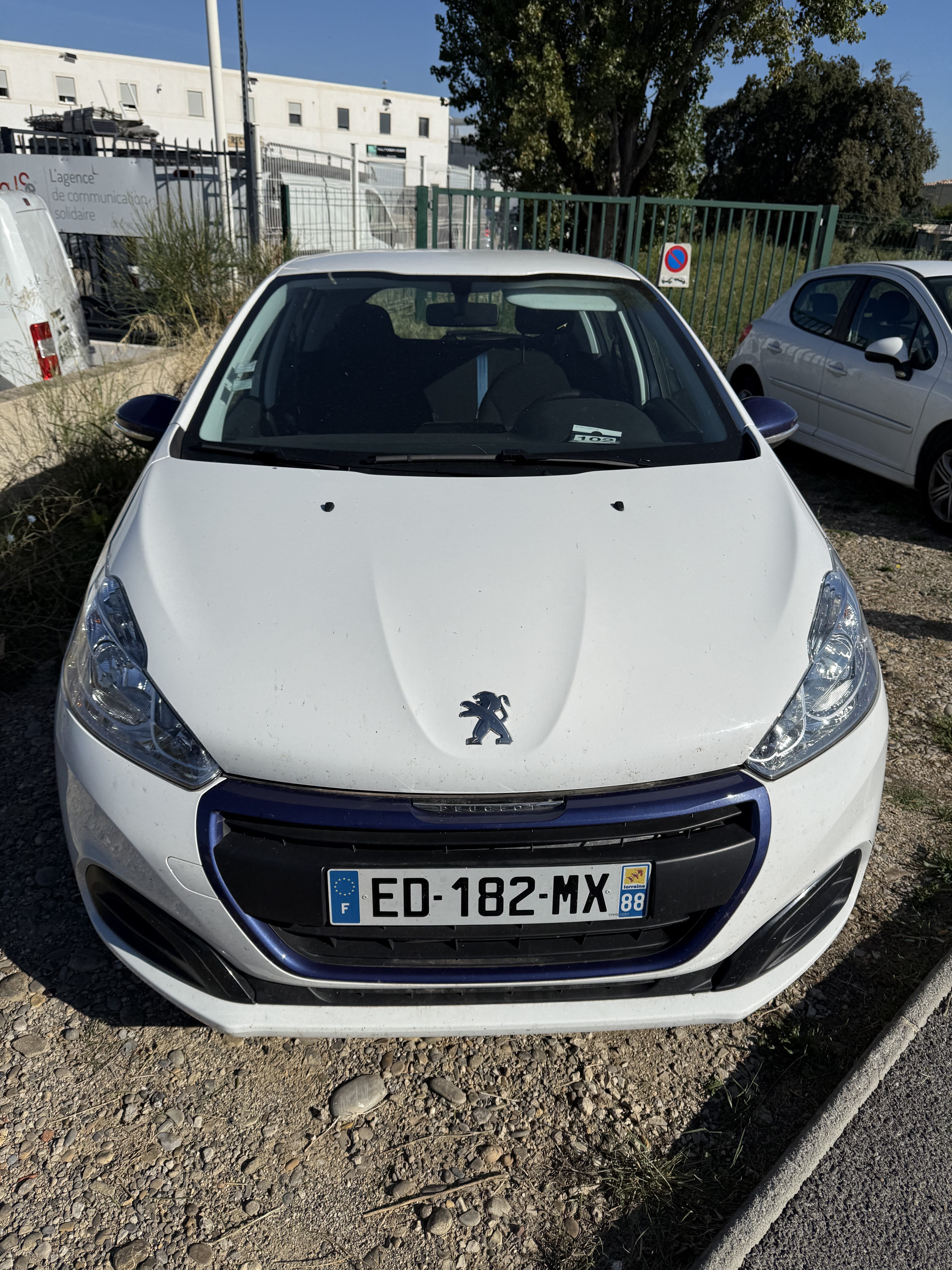 Peugeot 208 avec Attelage