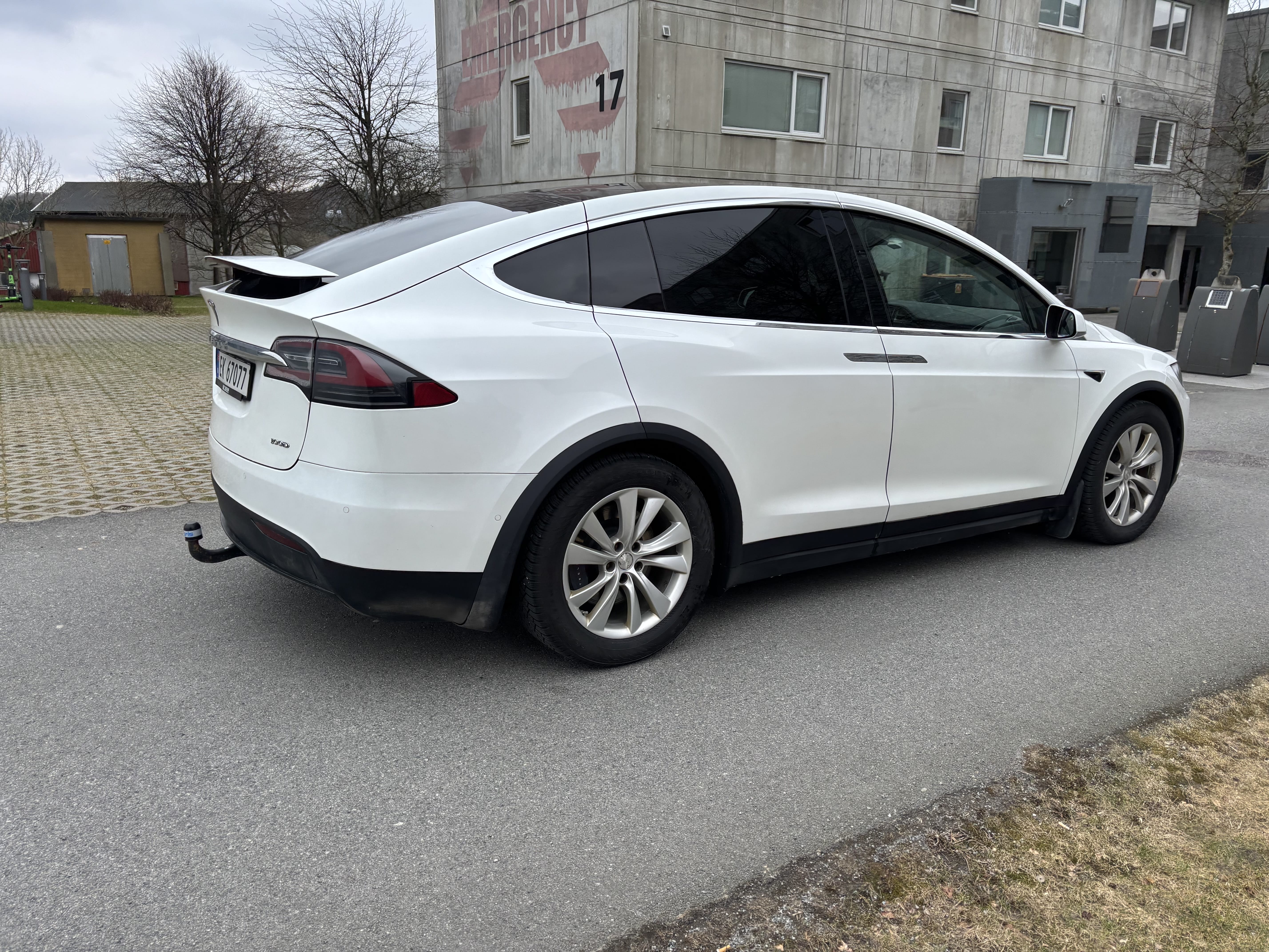 Tesla Model X P100D med Ryggekamera